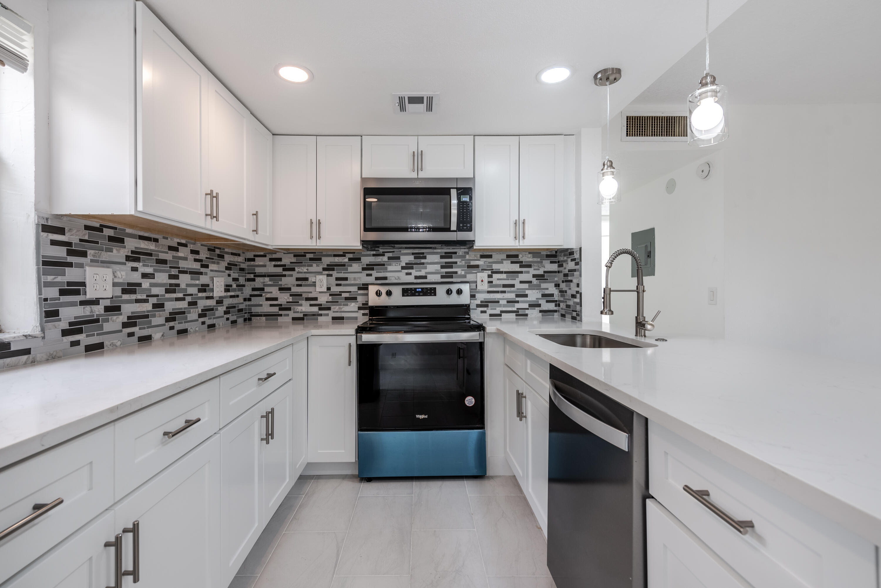 108 Normandy Ln, C-13 108 Normandy Ln, C-13