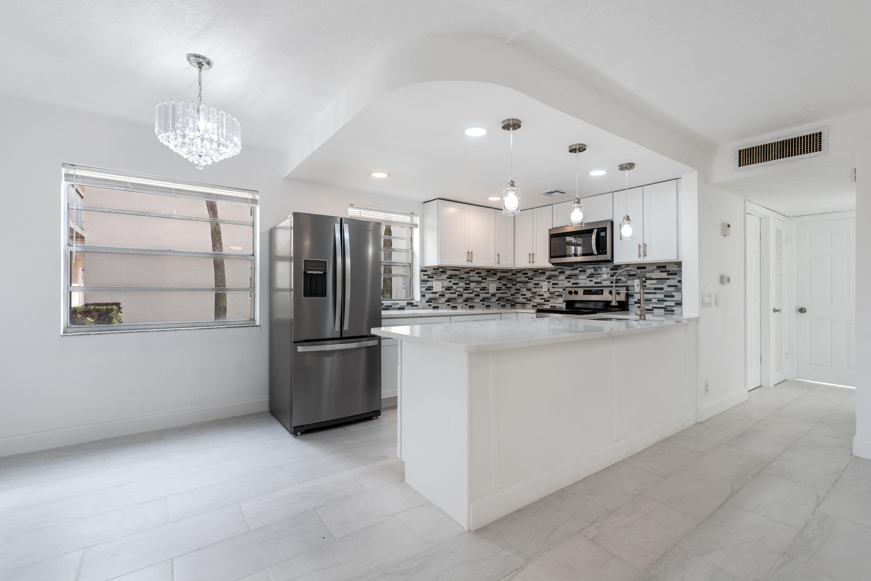 108 Normandy Ln, C-11 108 Normandy Ln, C-11