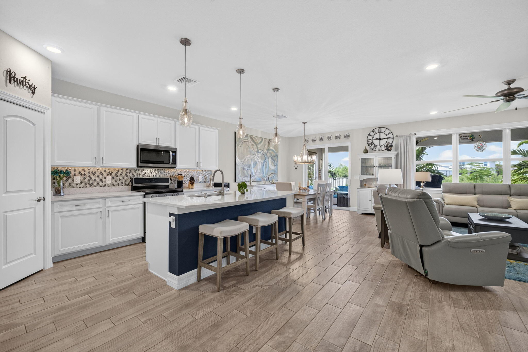 Whitestone Model Premium Living