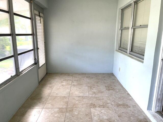 Enclosed Florida room 1