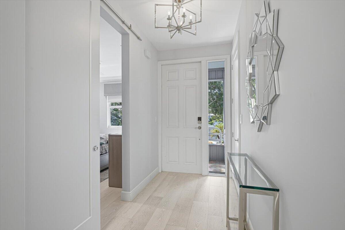02-Entrance