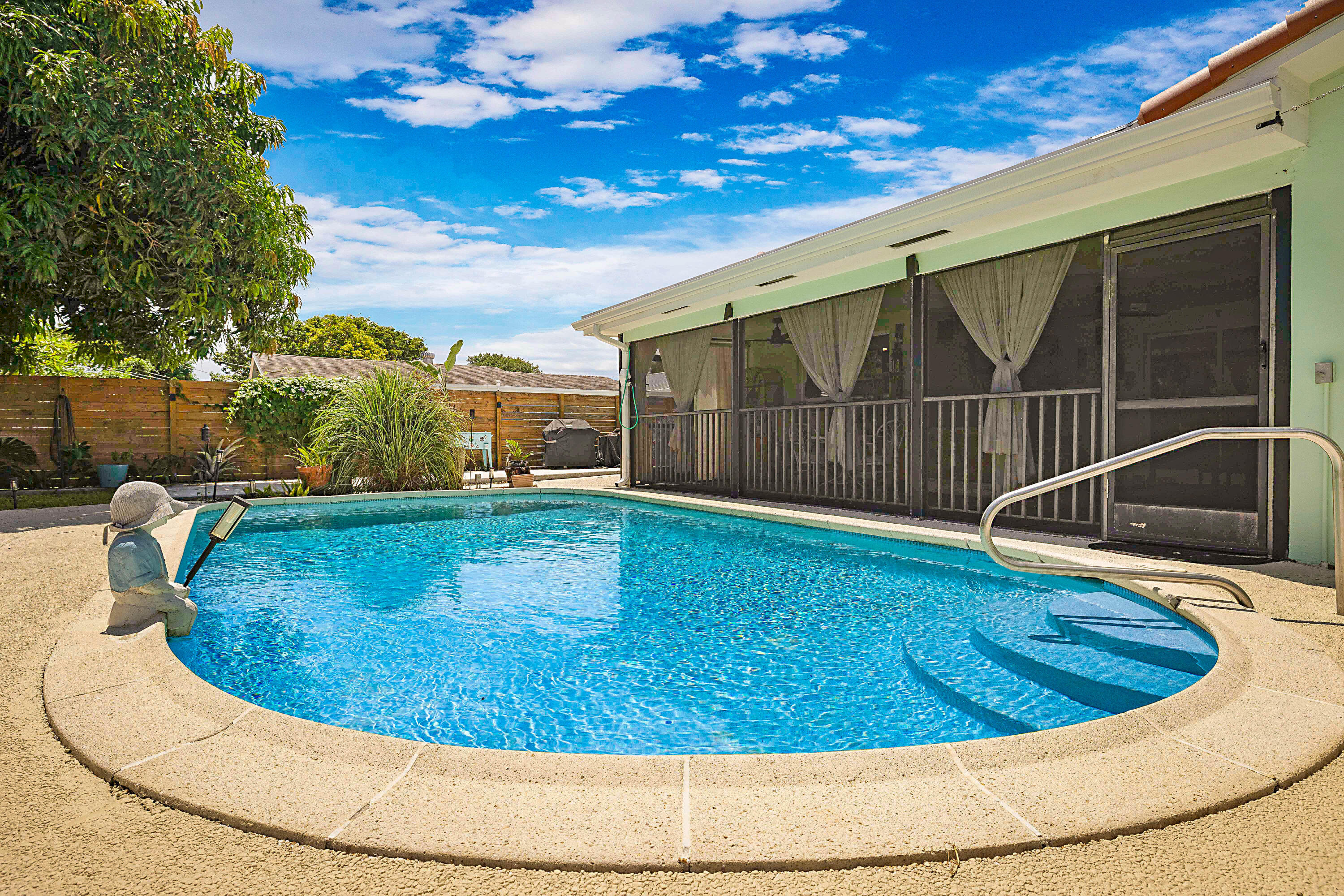2242 NW 3rd Court-32