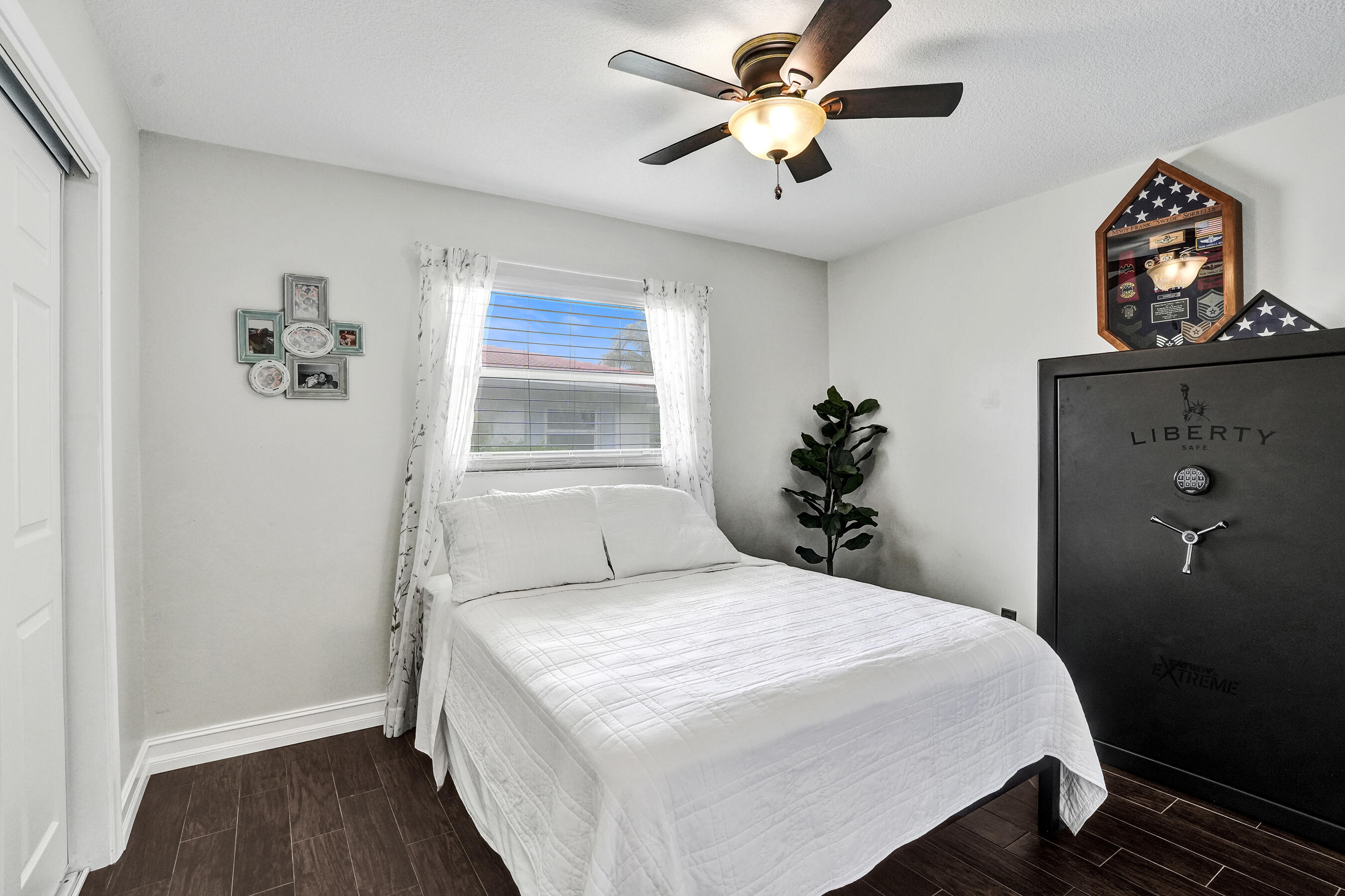 bedroom 2-