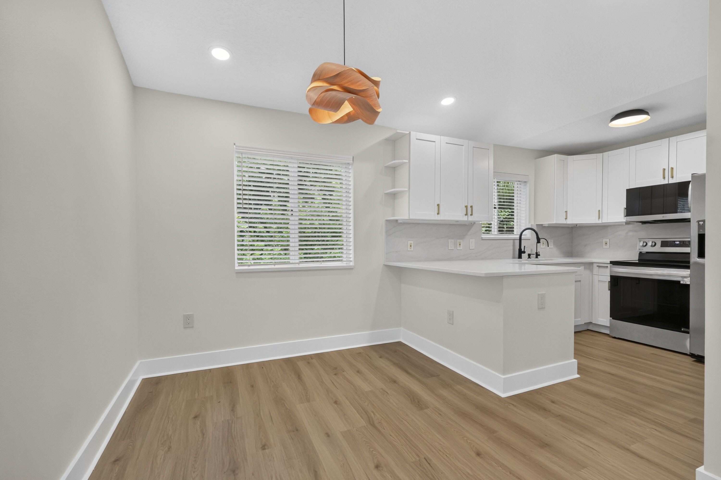 Dinning Room and Kitchen View Dinning Room and Kitchen View