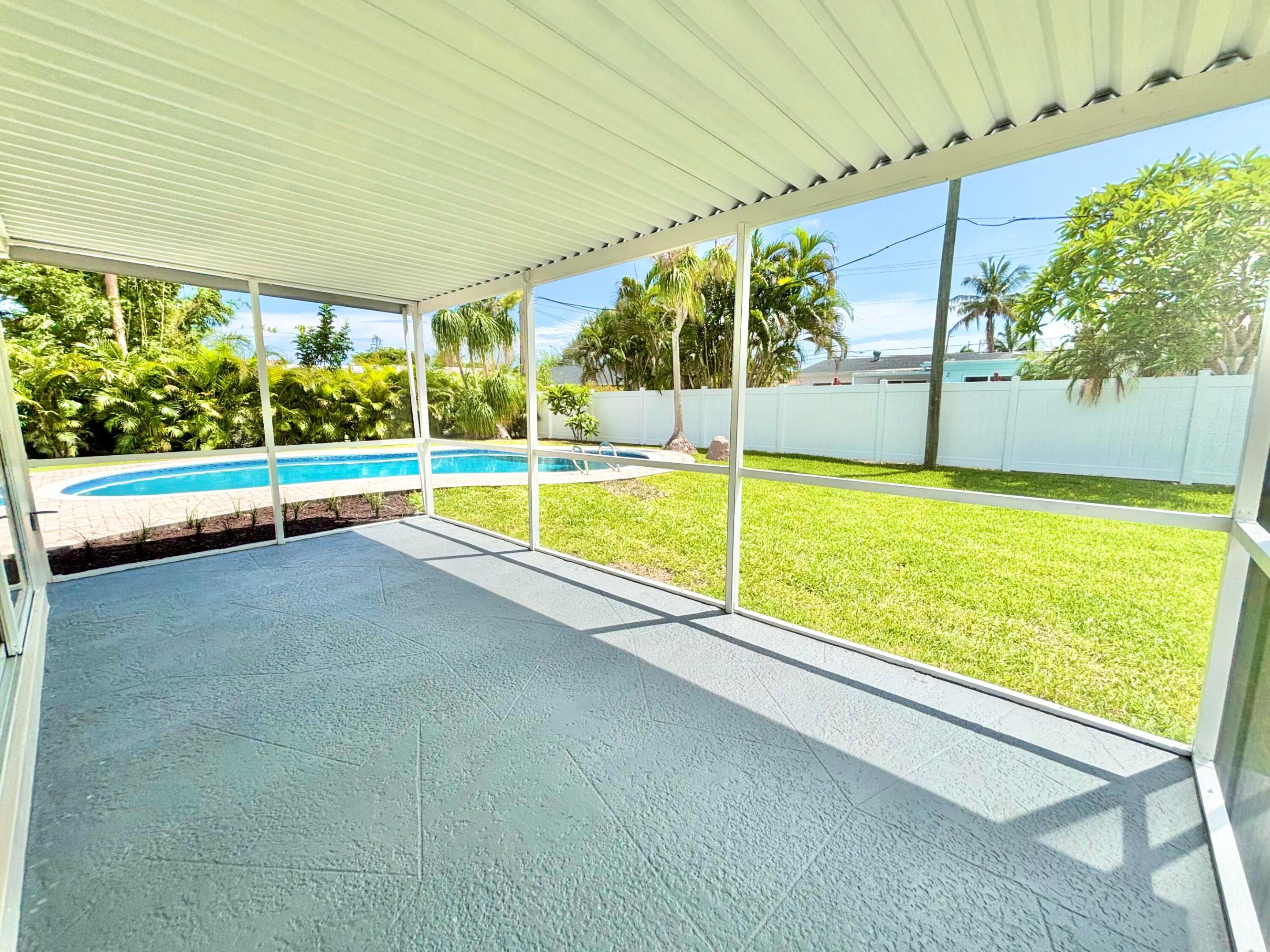 180 degree covered & screened patio