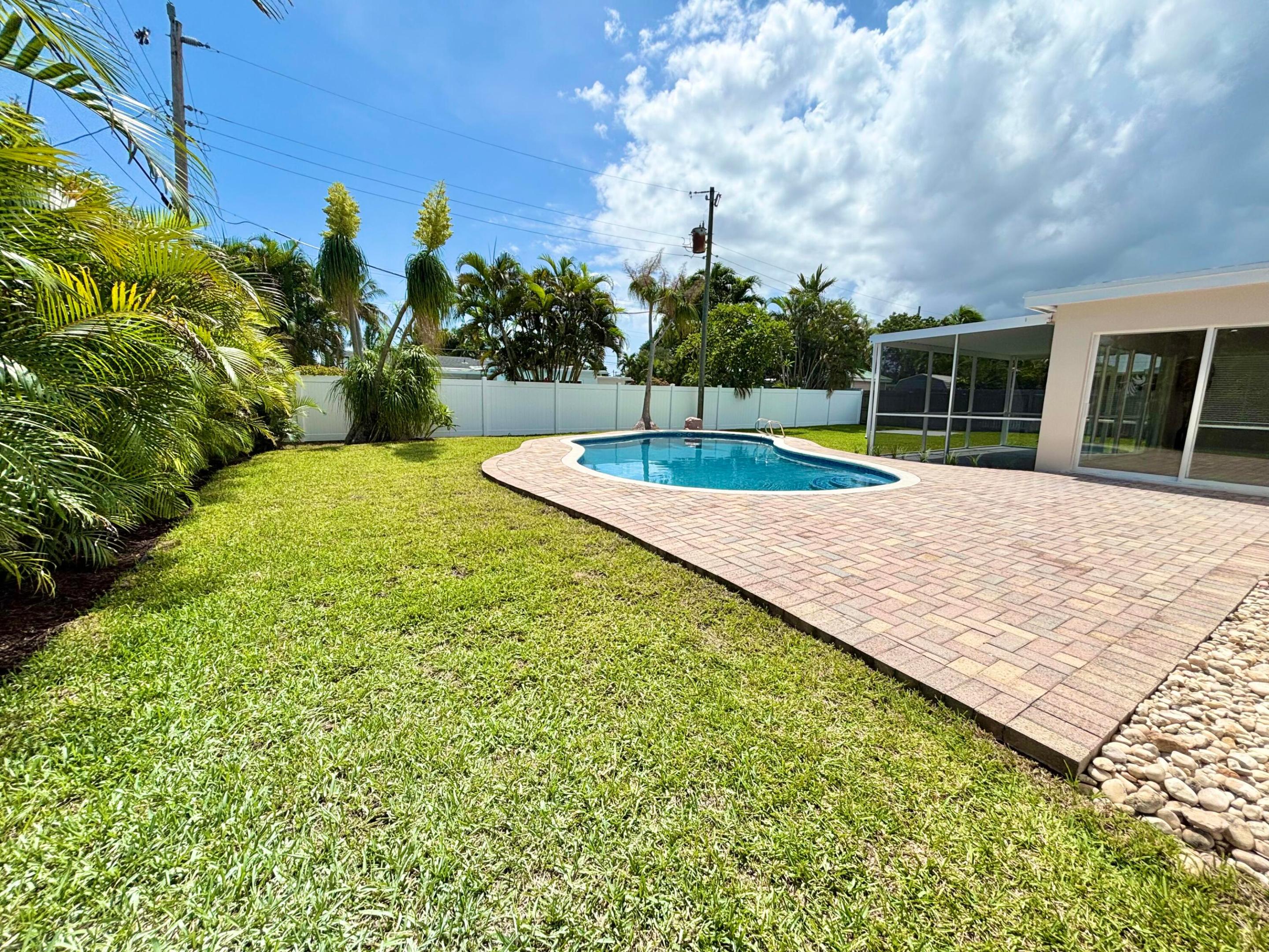 tropical hedge