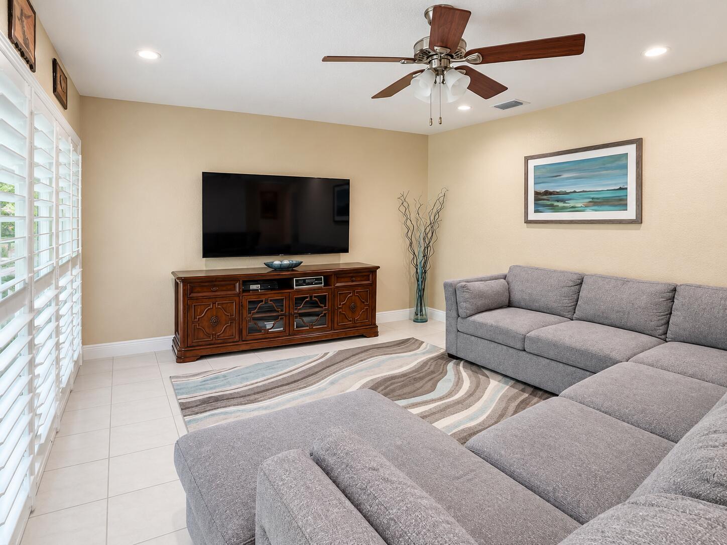 39 Family Room 1
