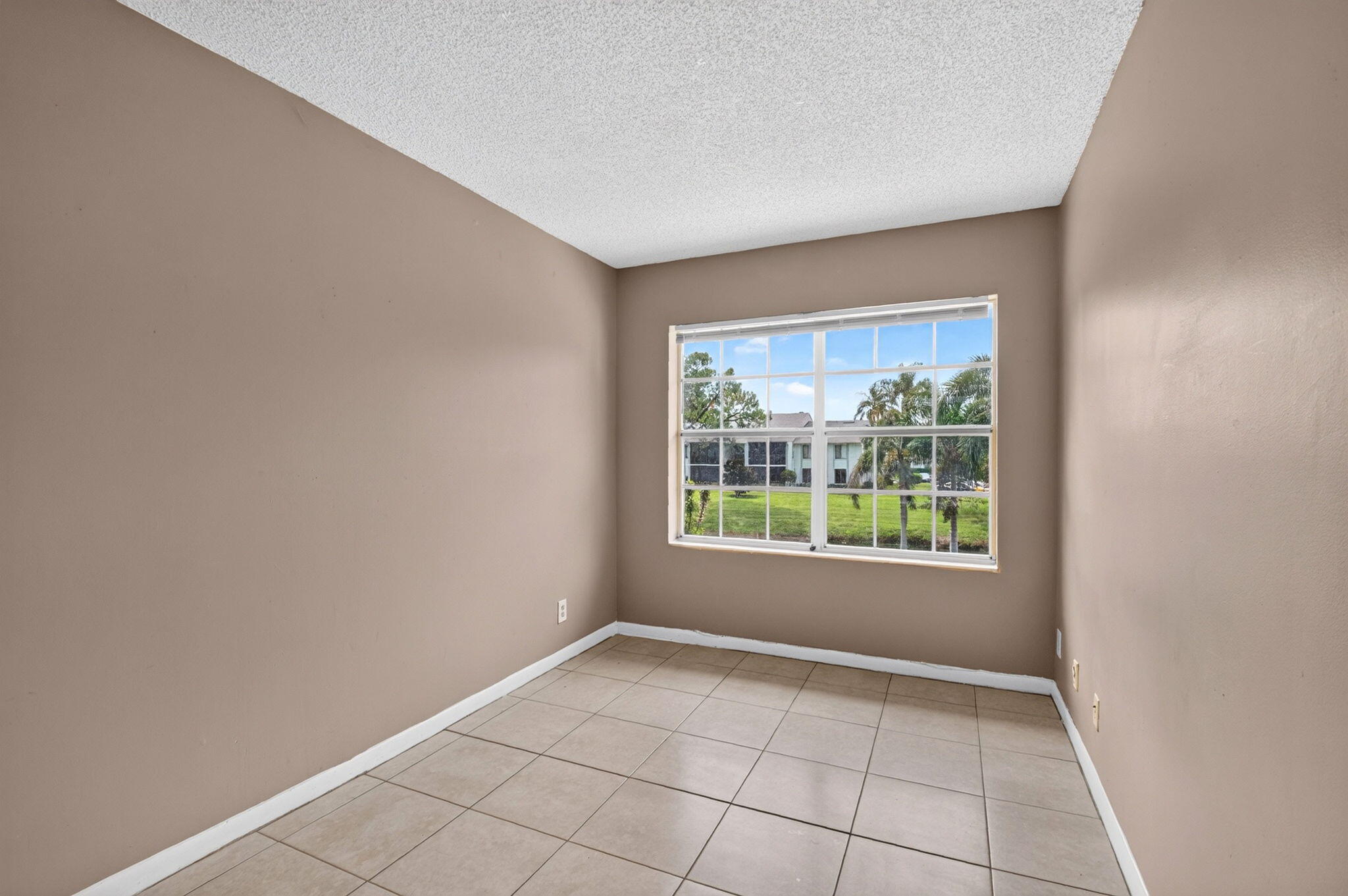 24. 3700 Savoy Lane E