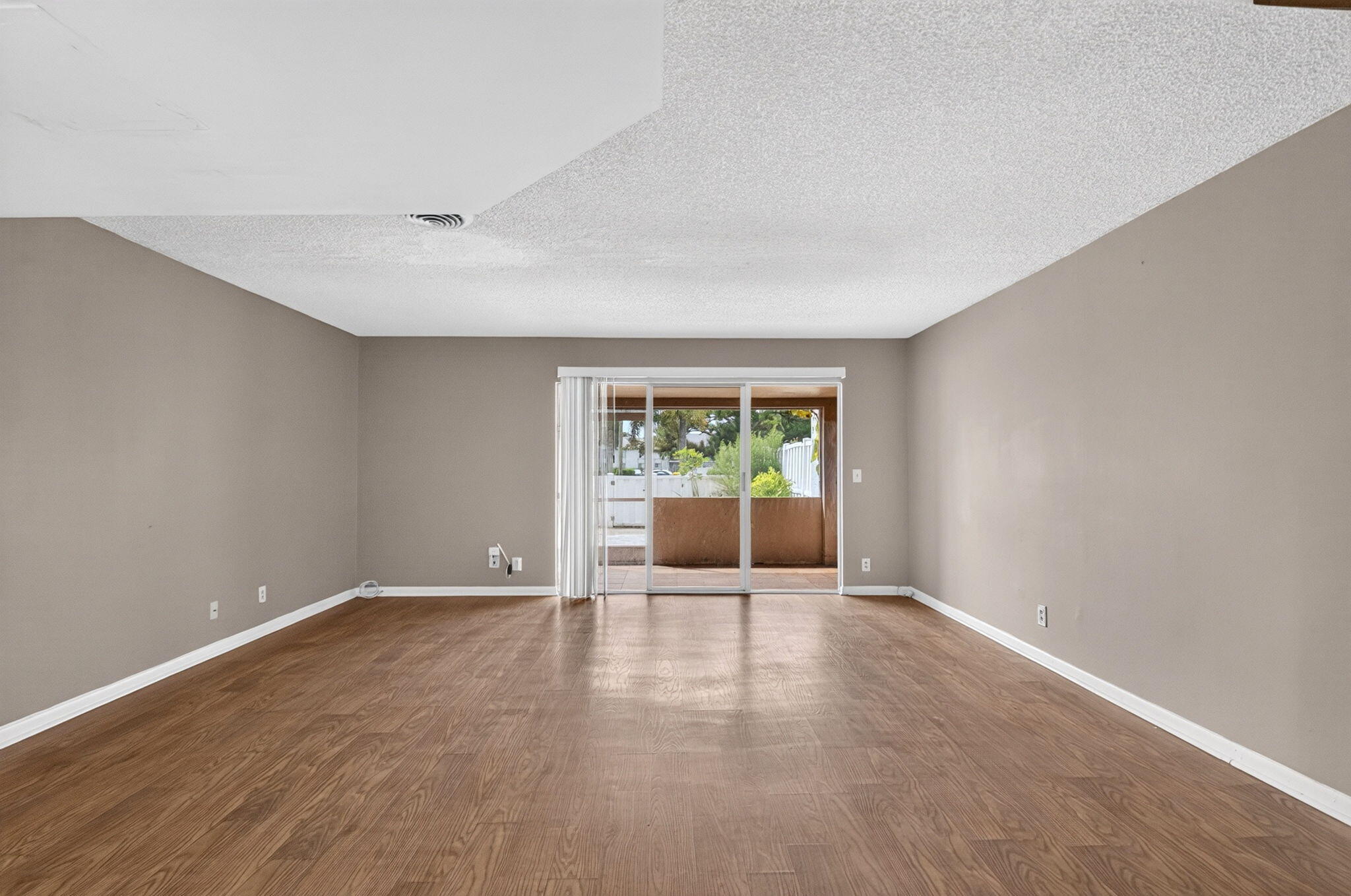 15. 3700 Savoy Lane E