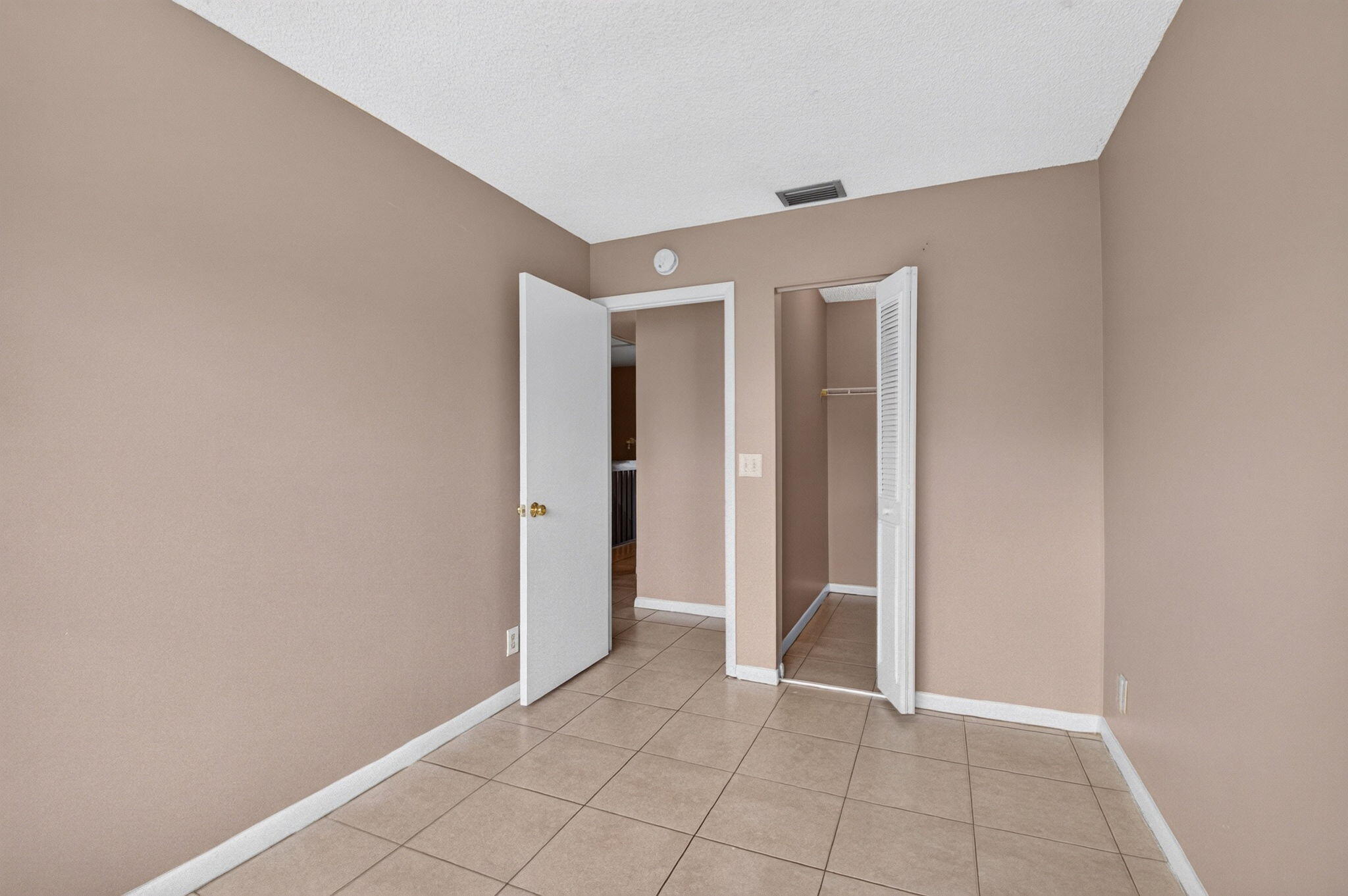 25. 3700 Savoy Lane E