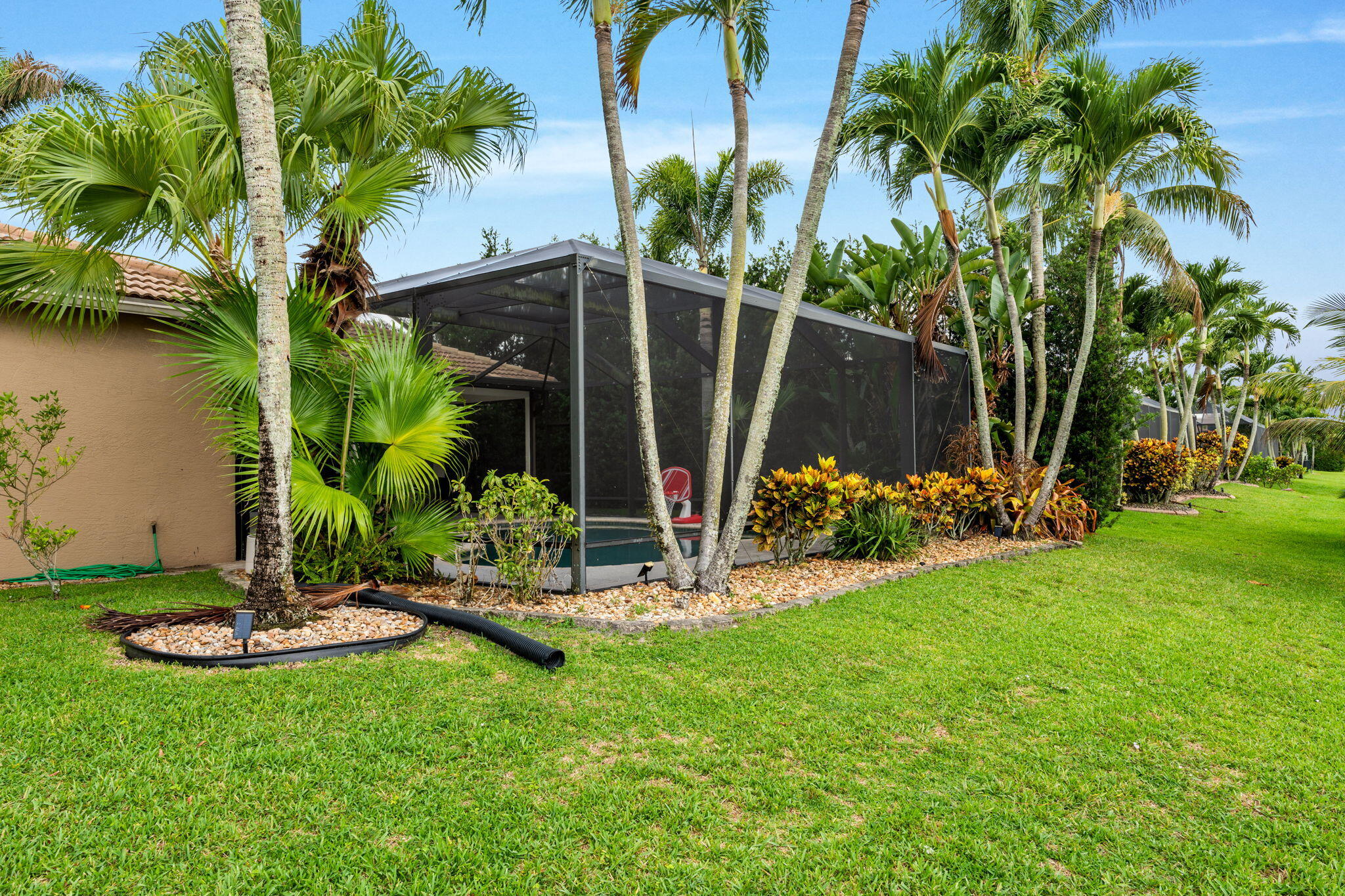 55-web-or-mls-A7400074