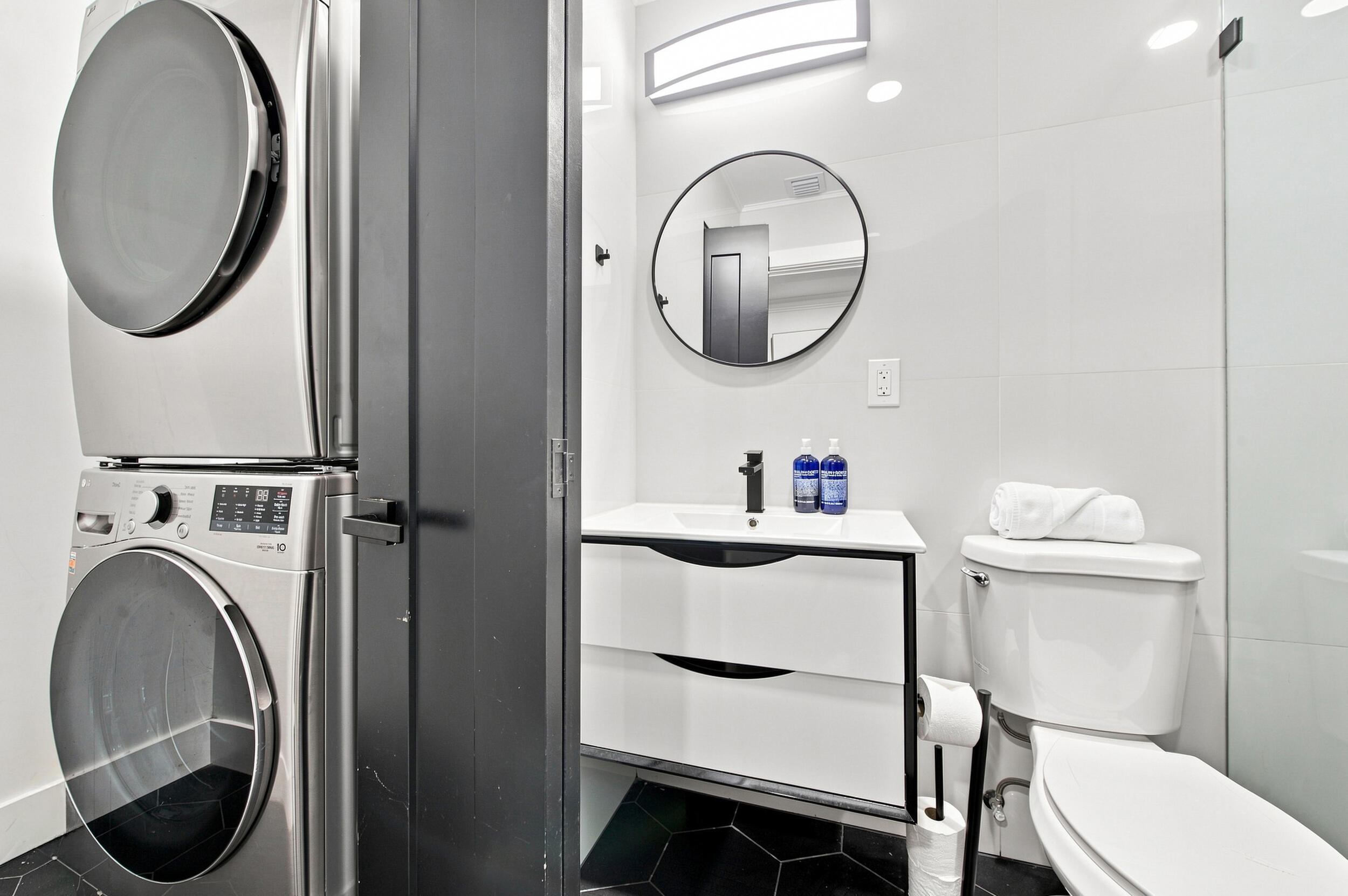 Laundary / bathroom