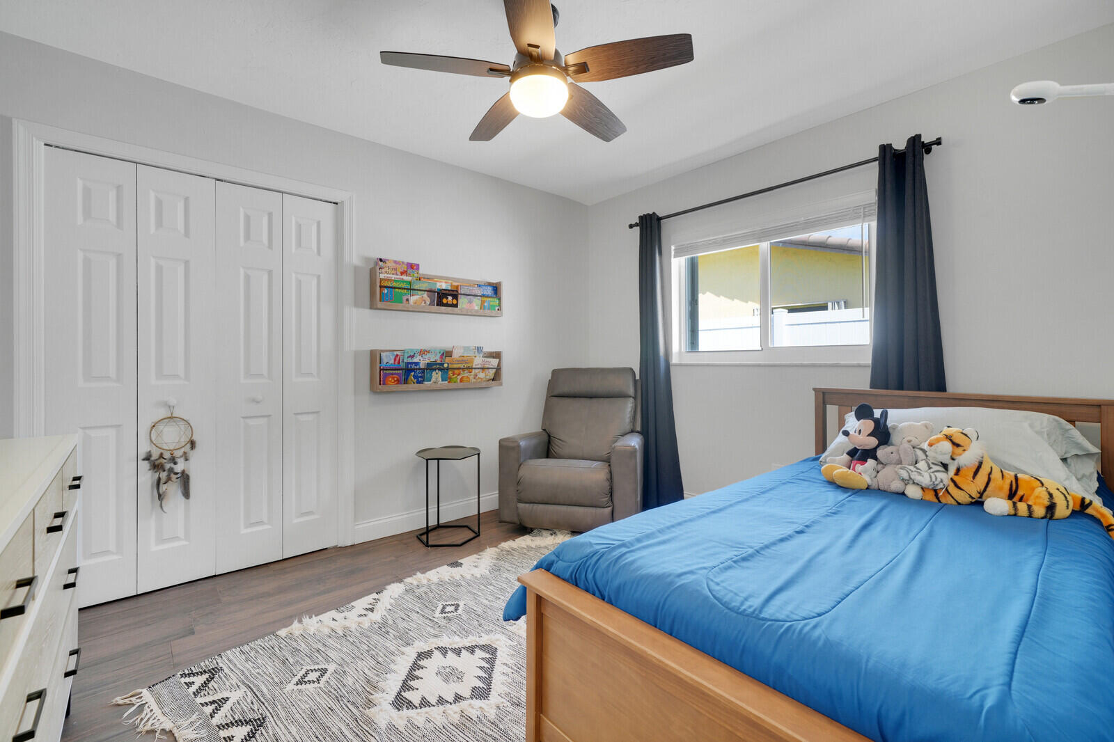 GUEST BEDROOM (2)