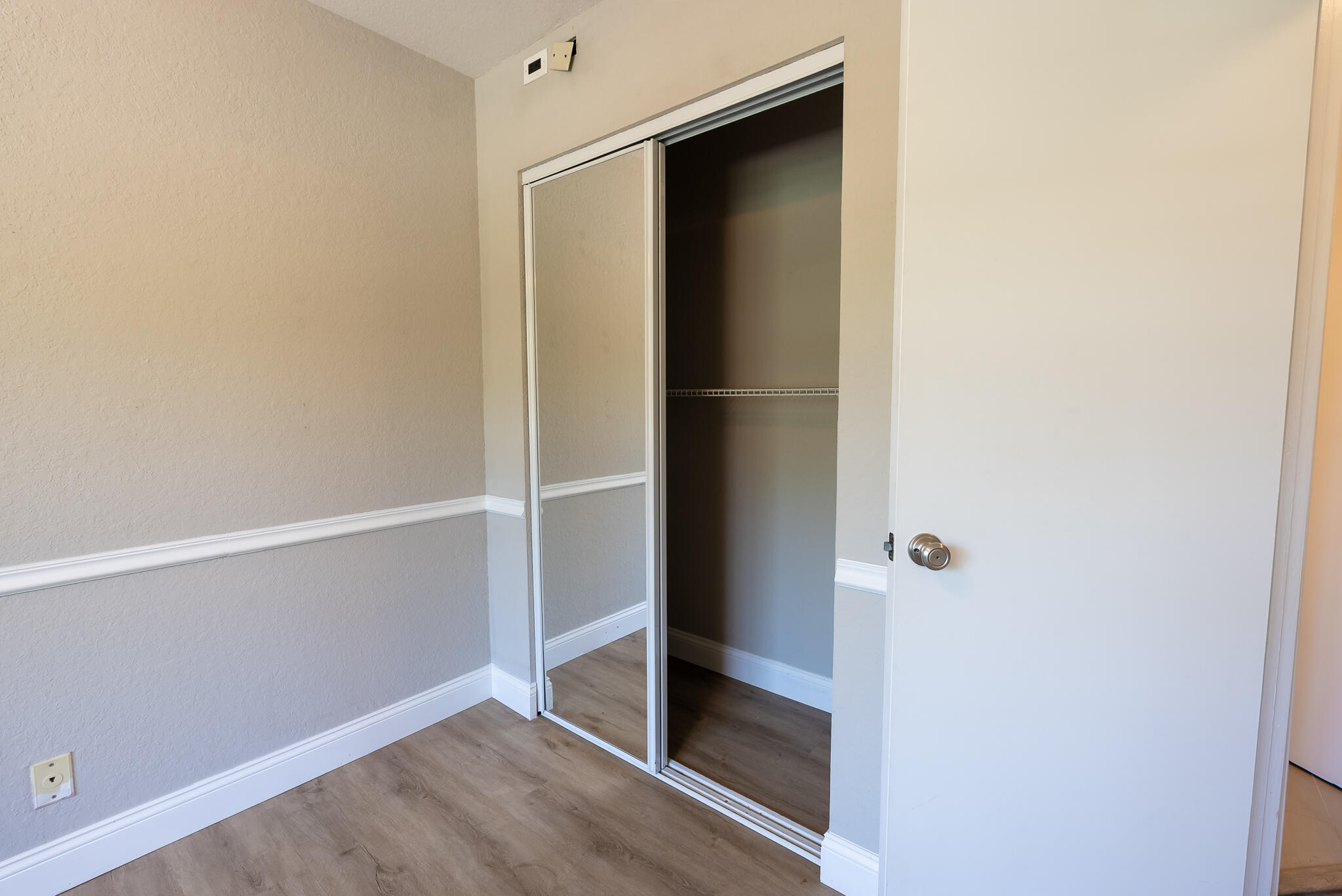 BEDROOM #3 MIRRORED CLOSET DOORS