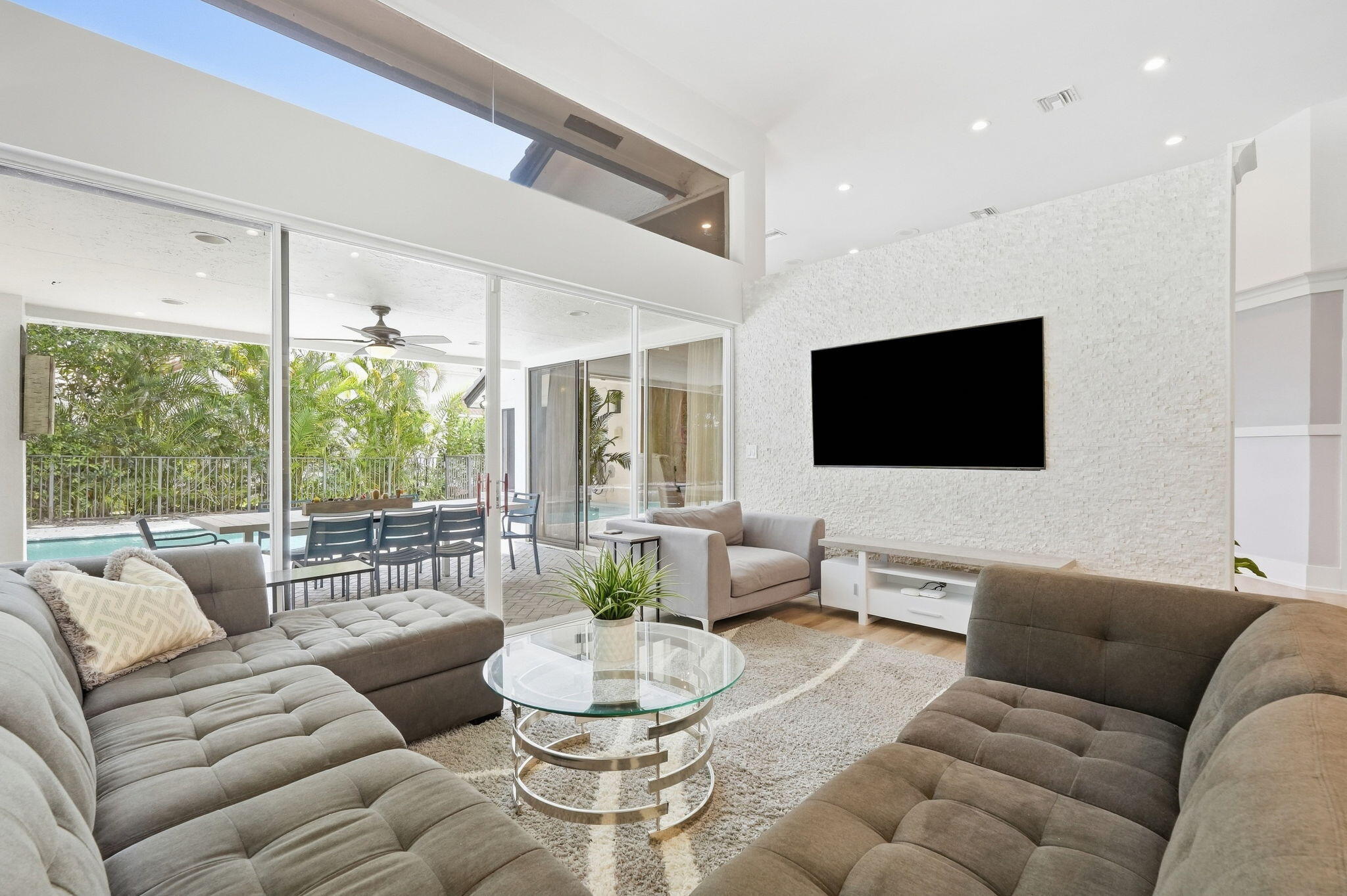 27-web-or-mls-5742_Saint_Annes_Way_07716
