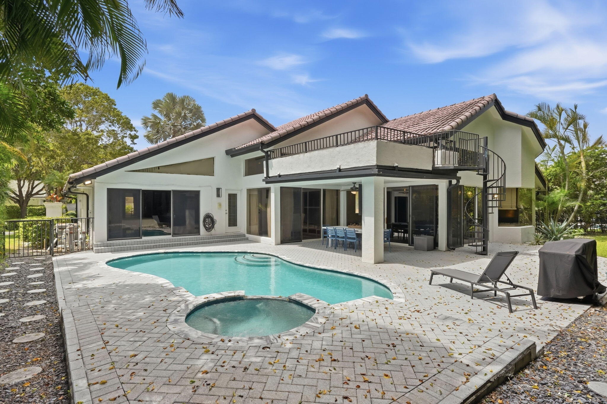 32-web-or-mls-5742_Saint_Annes_Way_07743