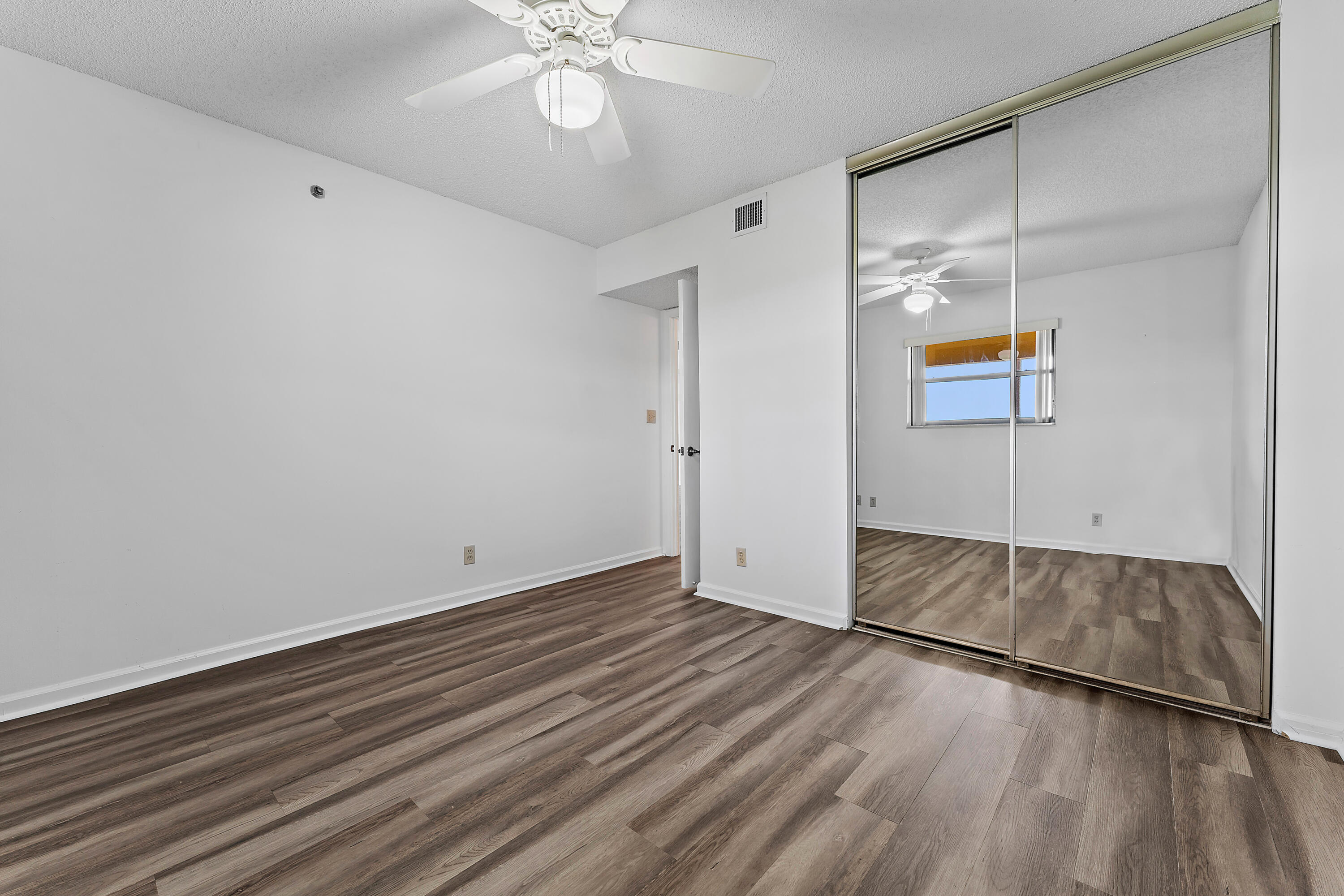 015-700UnoLagoDr-404-NorthPalmBeach-FL-3