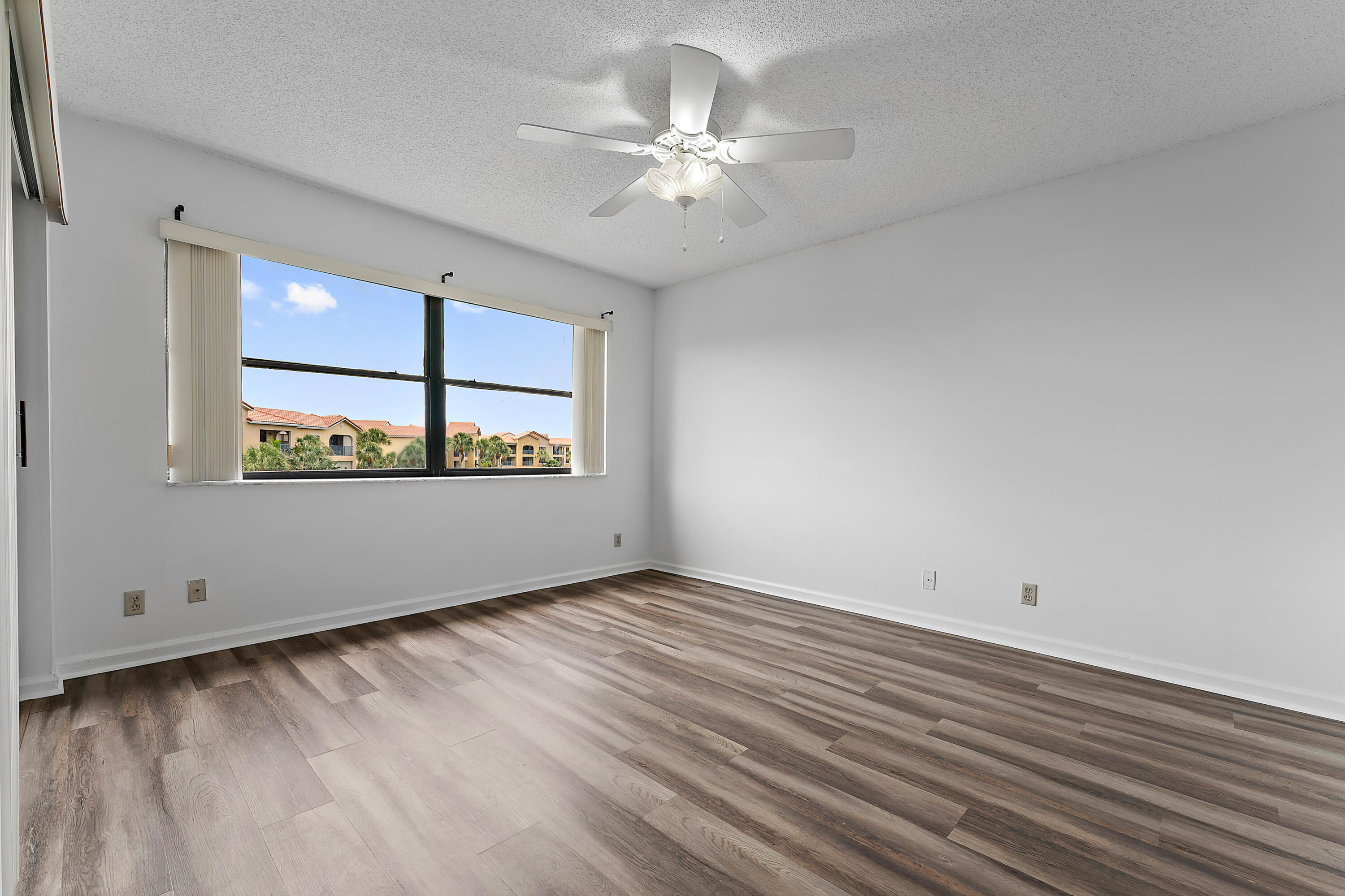 016-700UnoLagoDr-404-NorthPalmBeach-FL-3