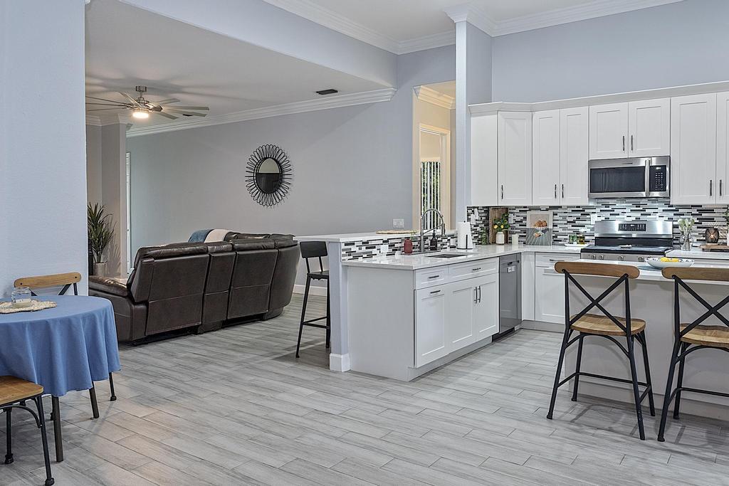 5734 NW 50th Dr - - 560