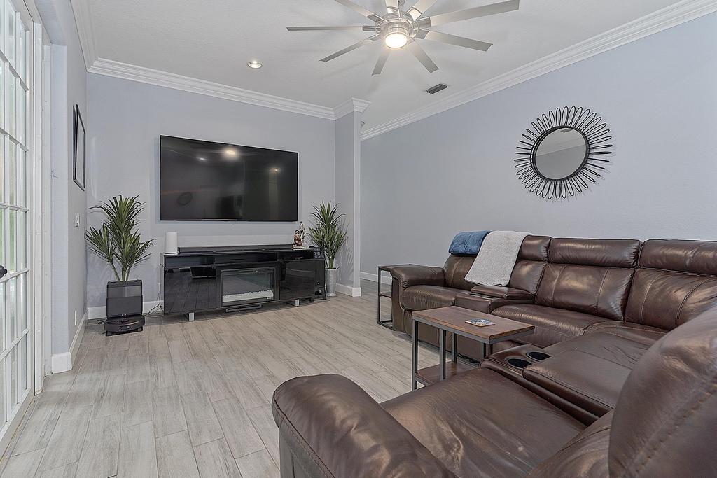 5734 NW 50th Dr - - 567