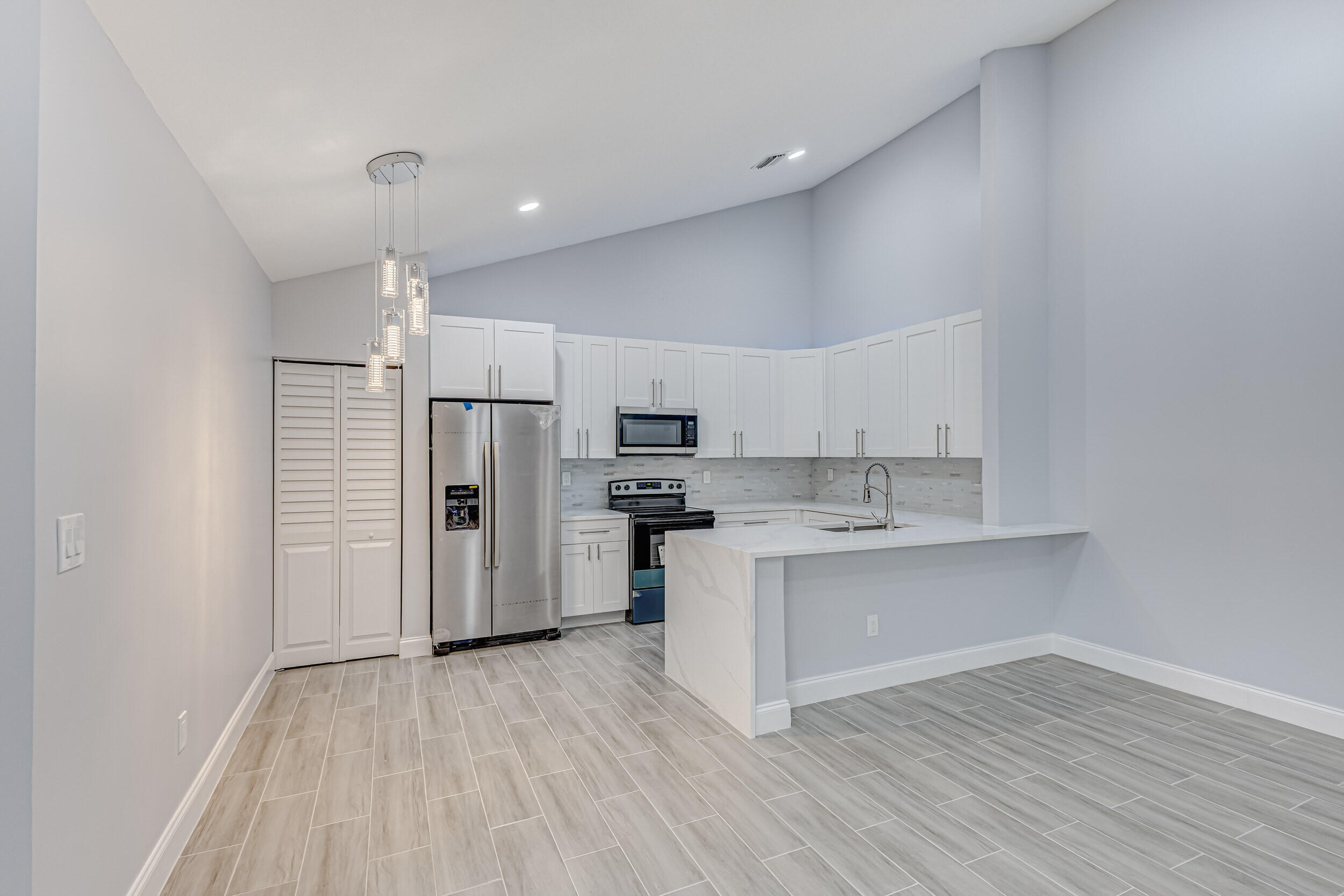 Dining area & Kitchen