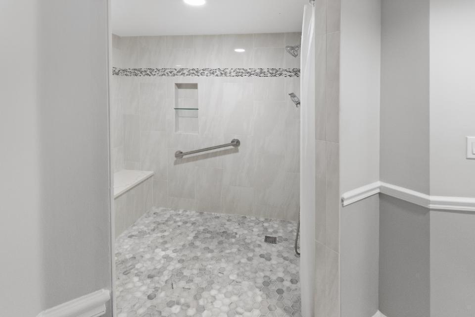 Master Bathroom Walk-in Shower
