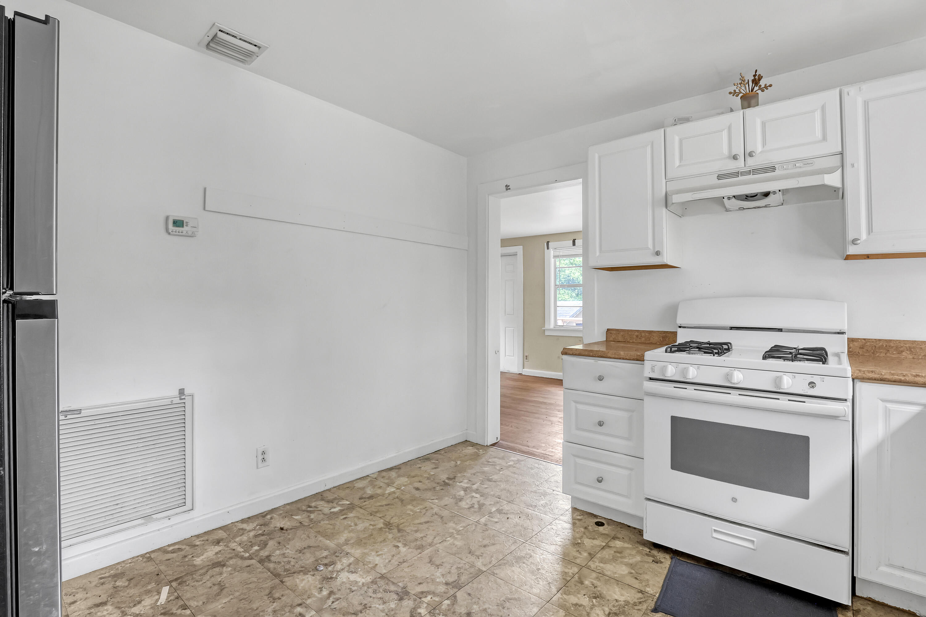 Rear Unit Kitchen
