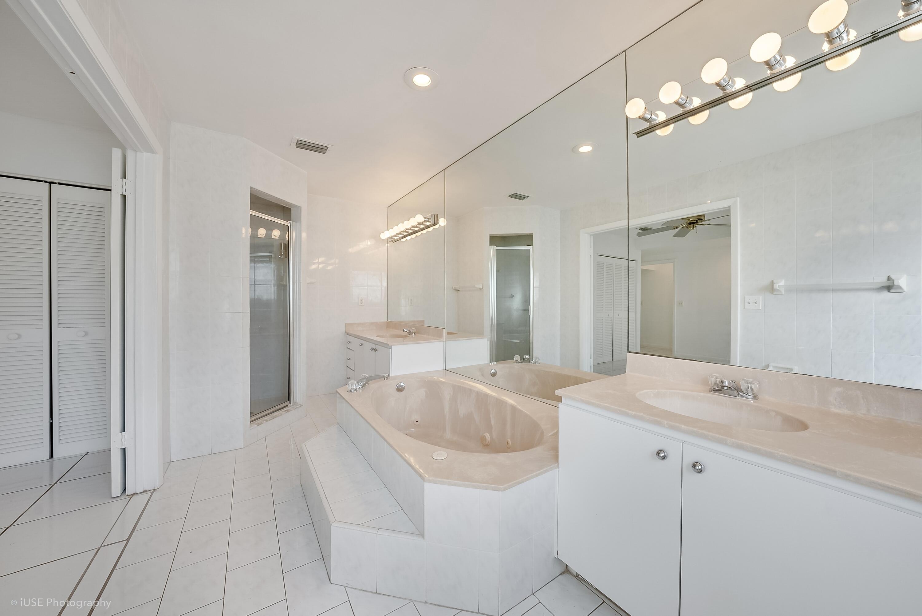 downstairs_main_ensuite_bathroom downstairs_main_ensuite_bathroom