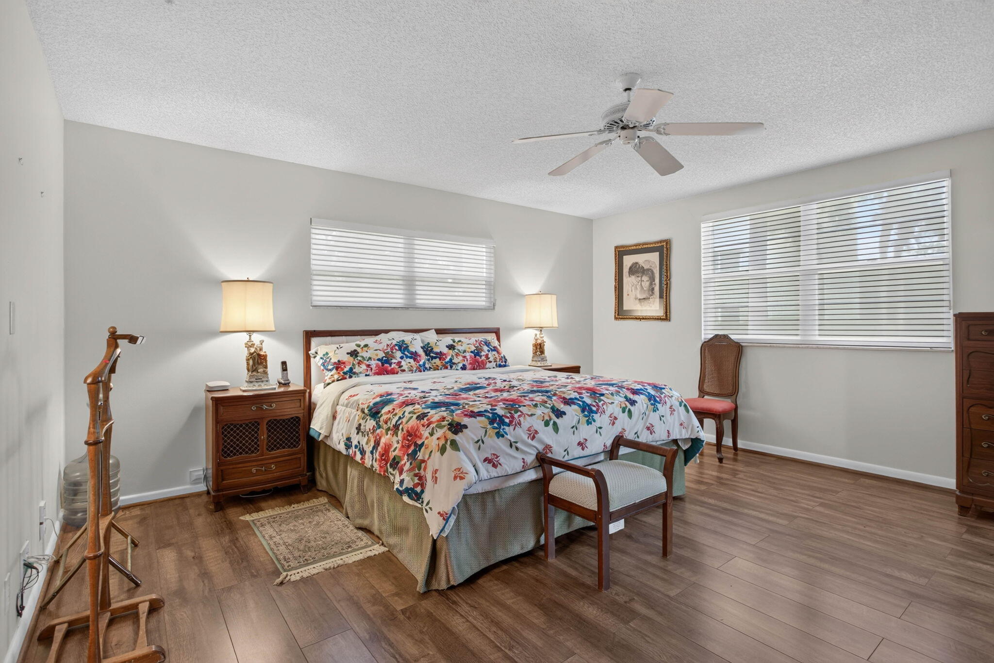 MAIN BEDROOM