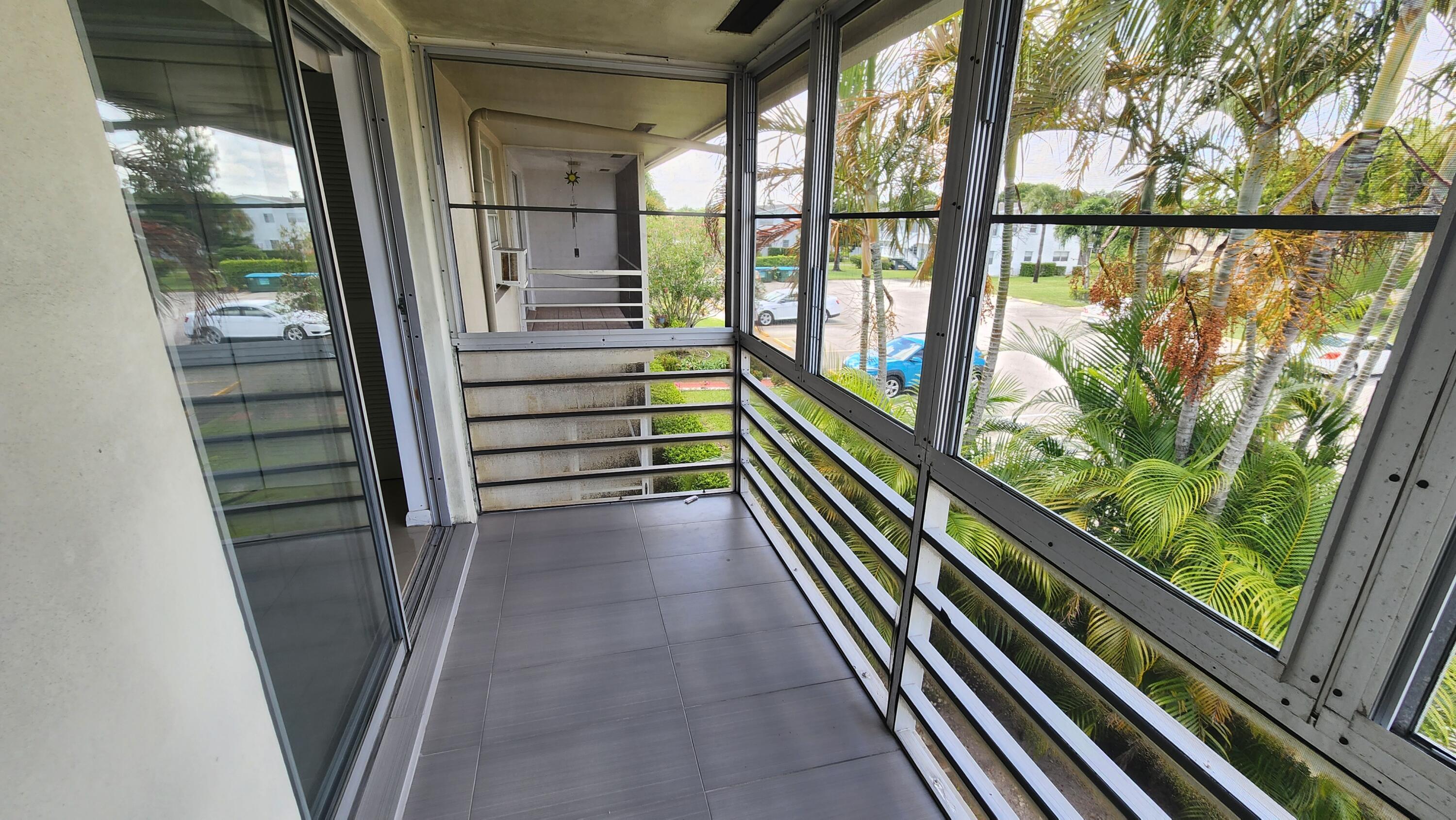 balcony