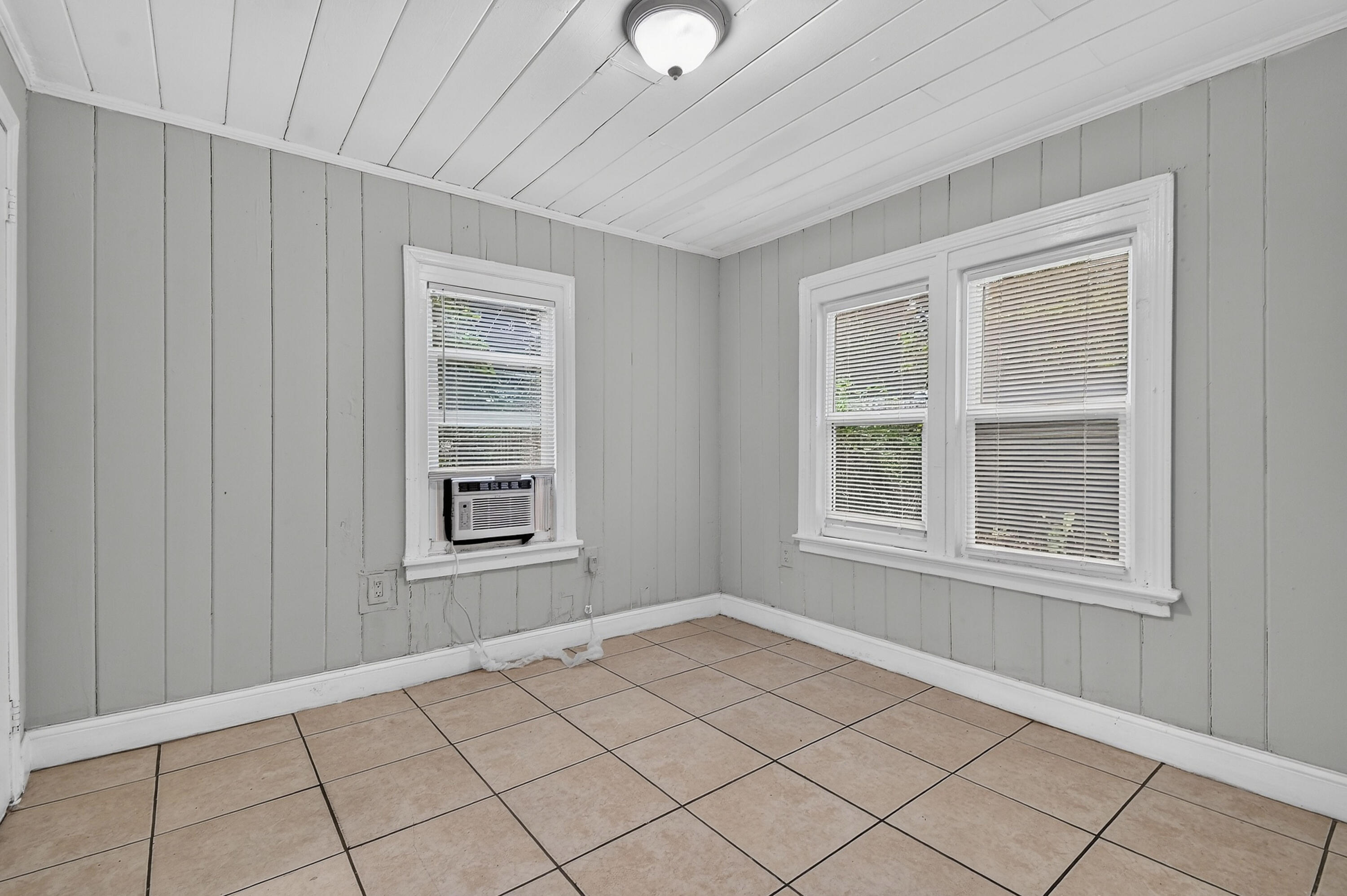 8877thSt-Unit100(8)