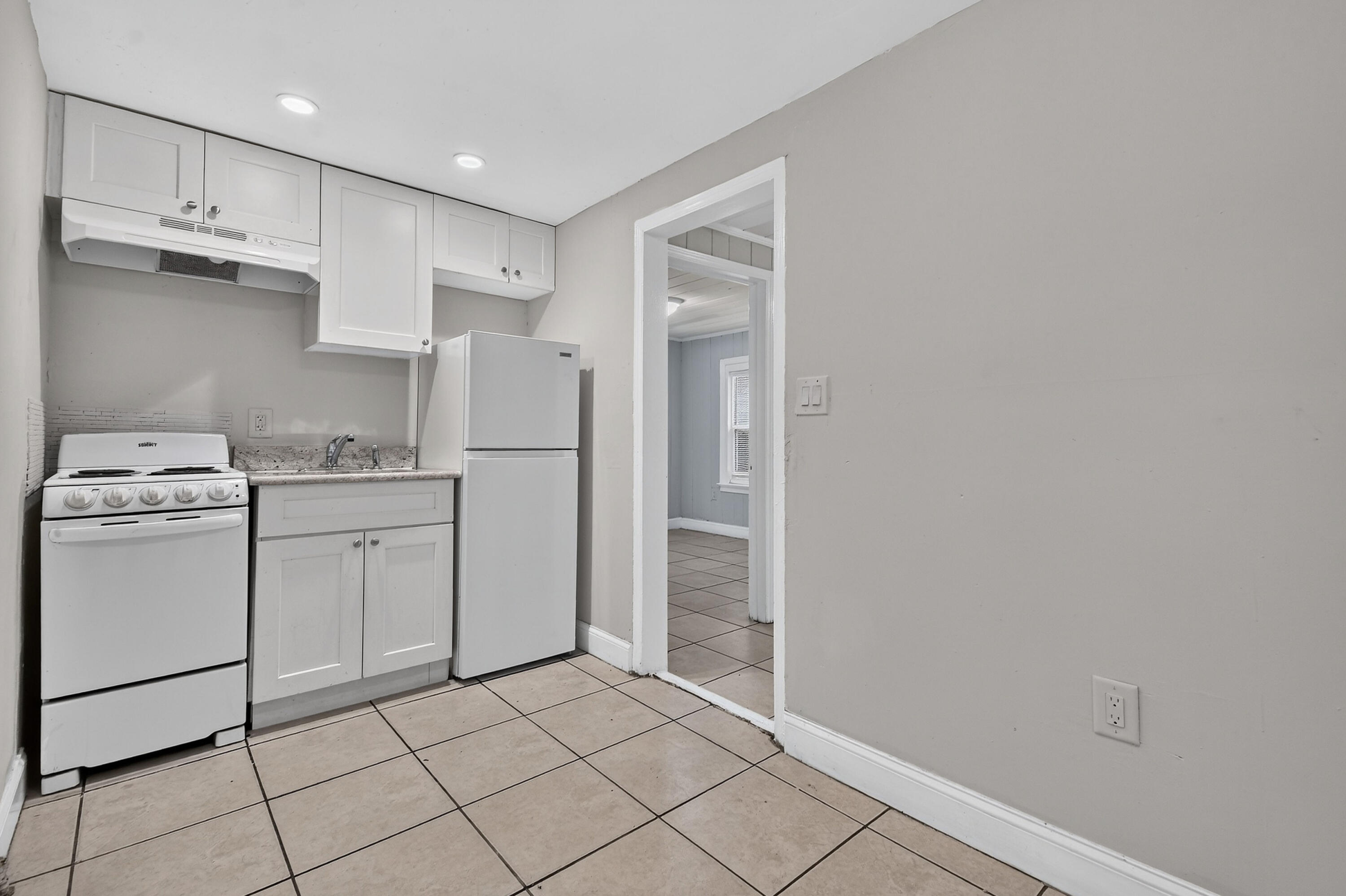 8877thSt-Unit100(7)