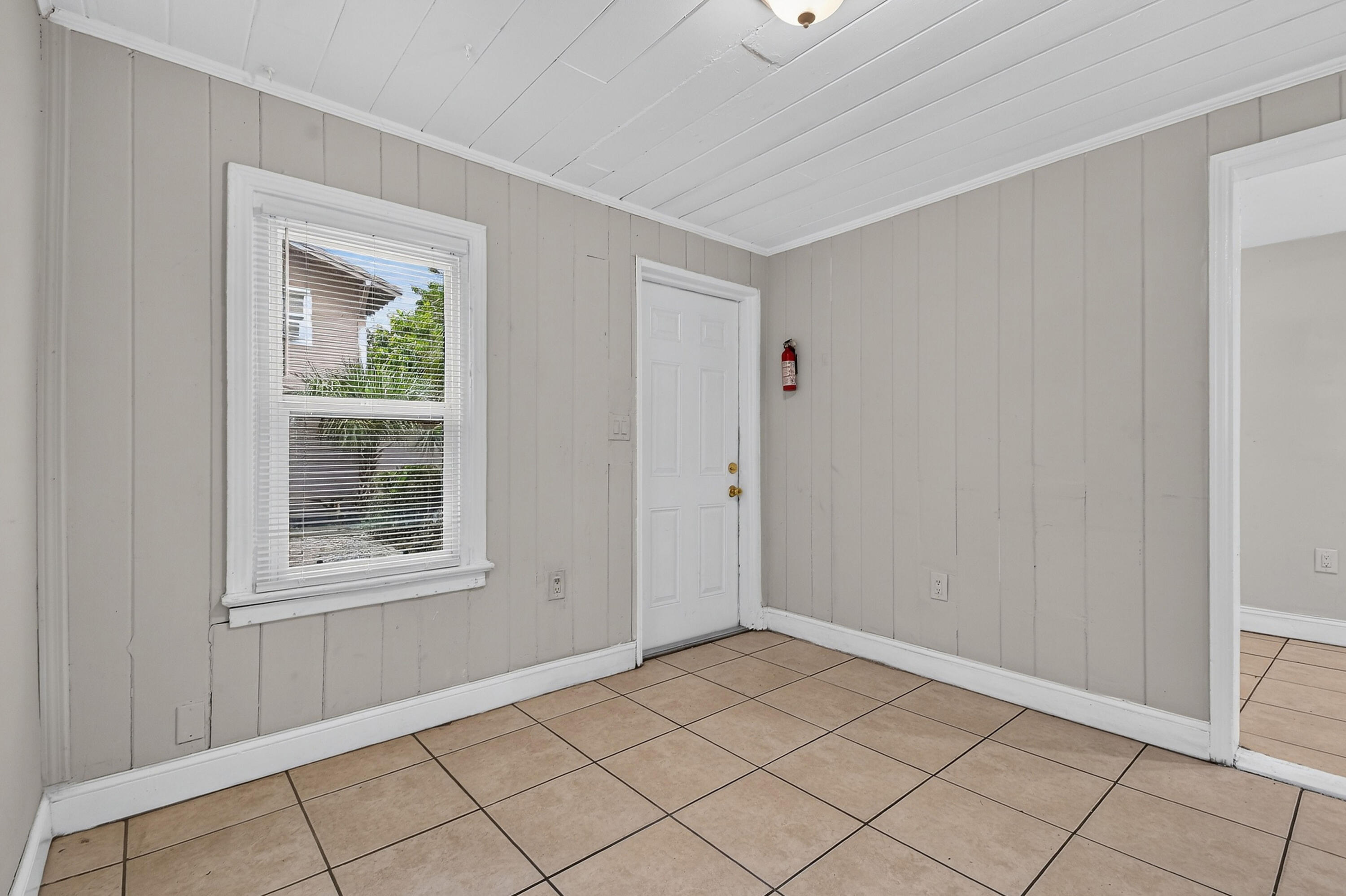 8877thSt-Unit100(3)