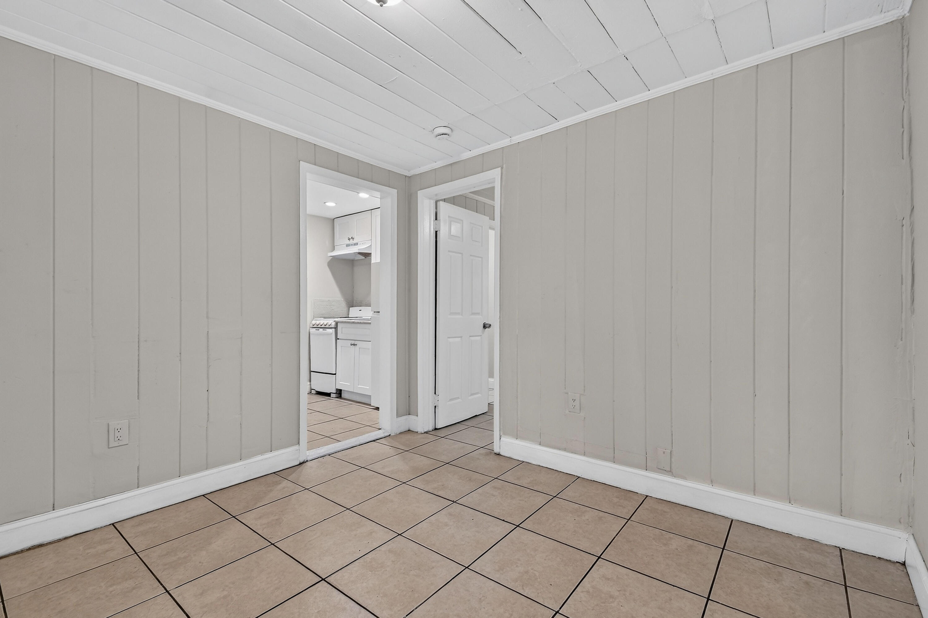 8877thSt-Unit100(2)