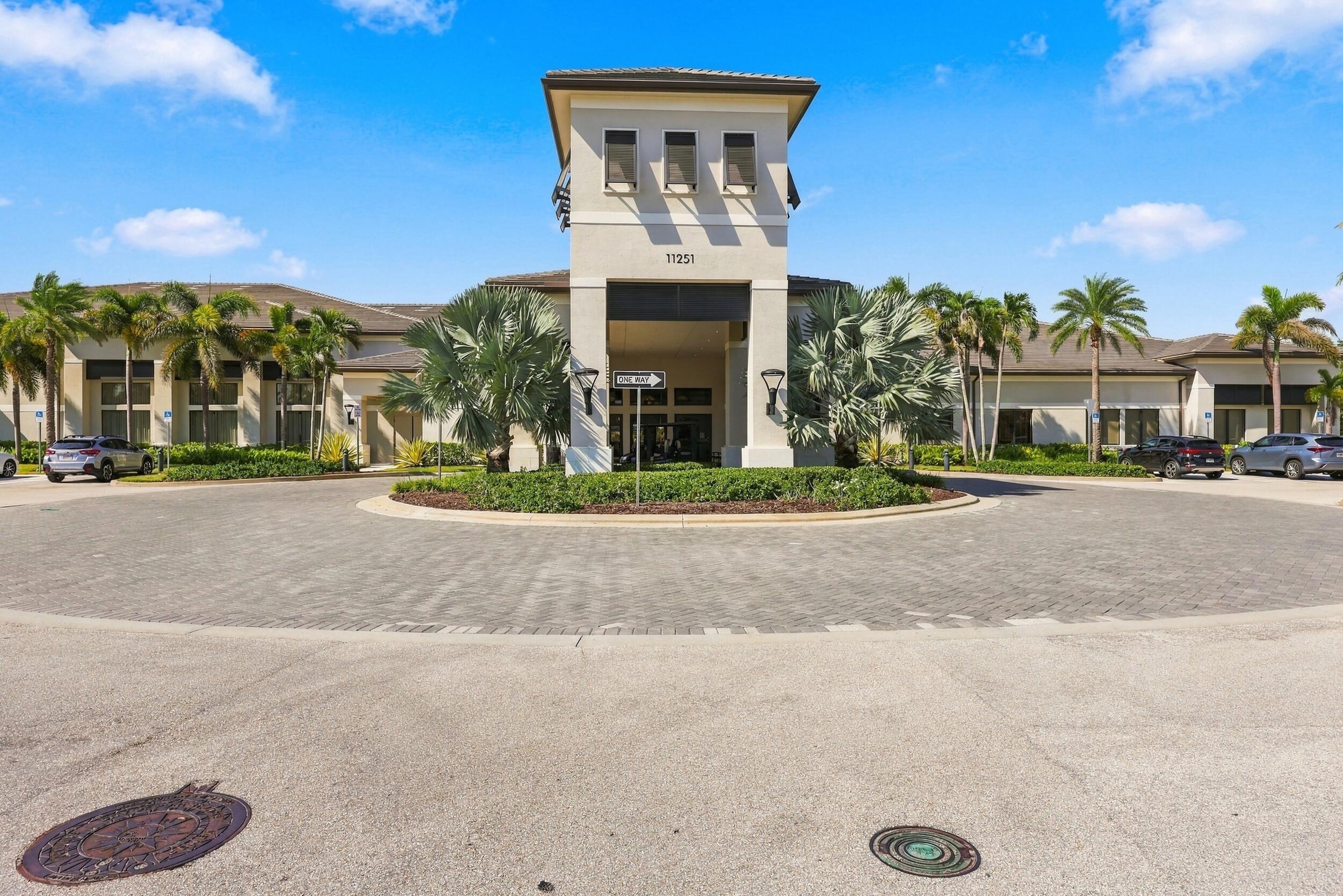 Valencia Cay Social Club front