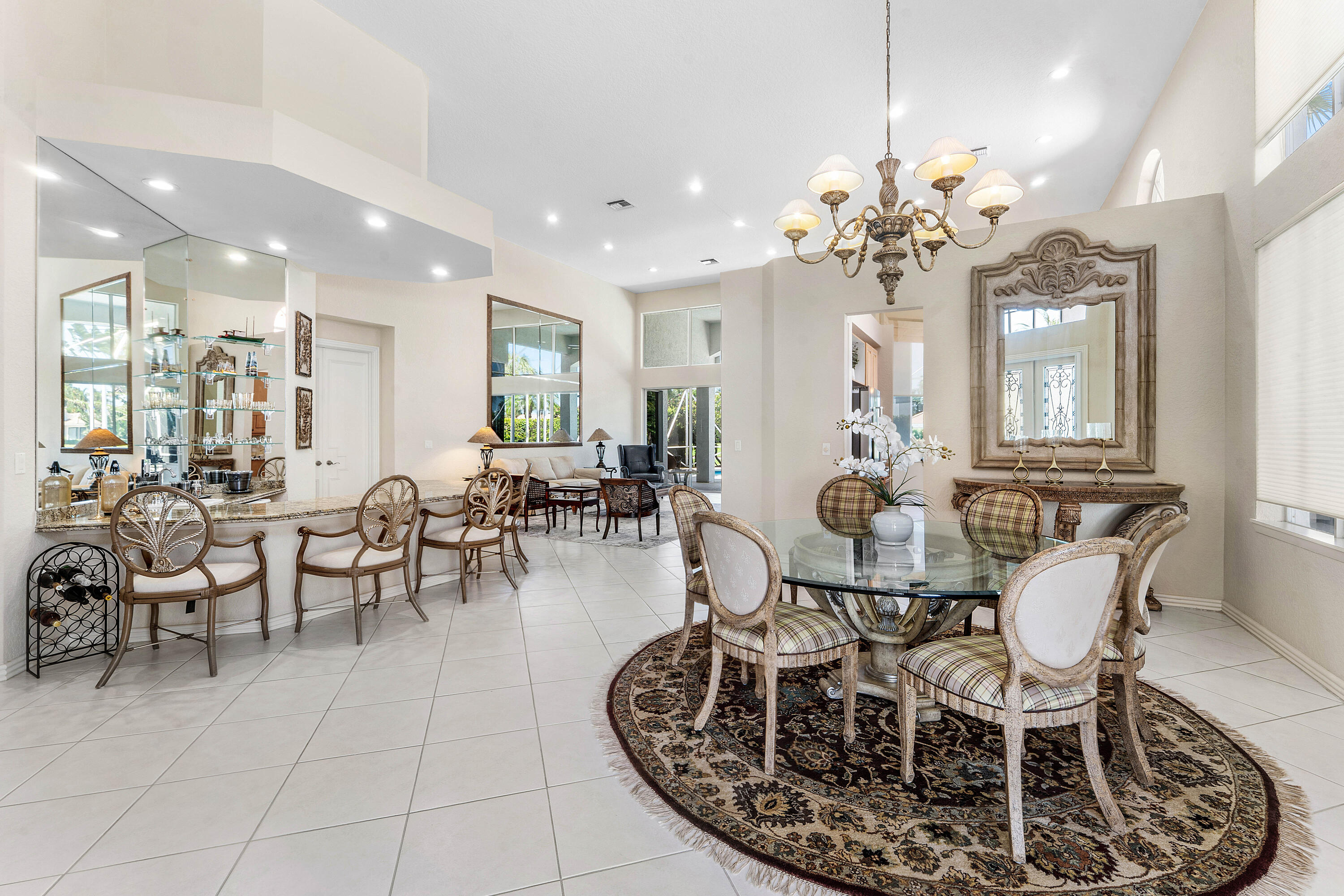 Dining/Bar