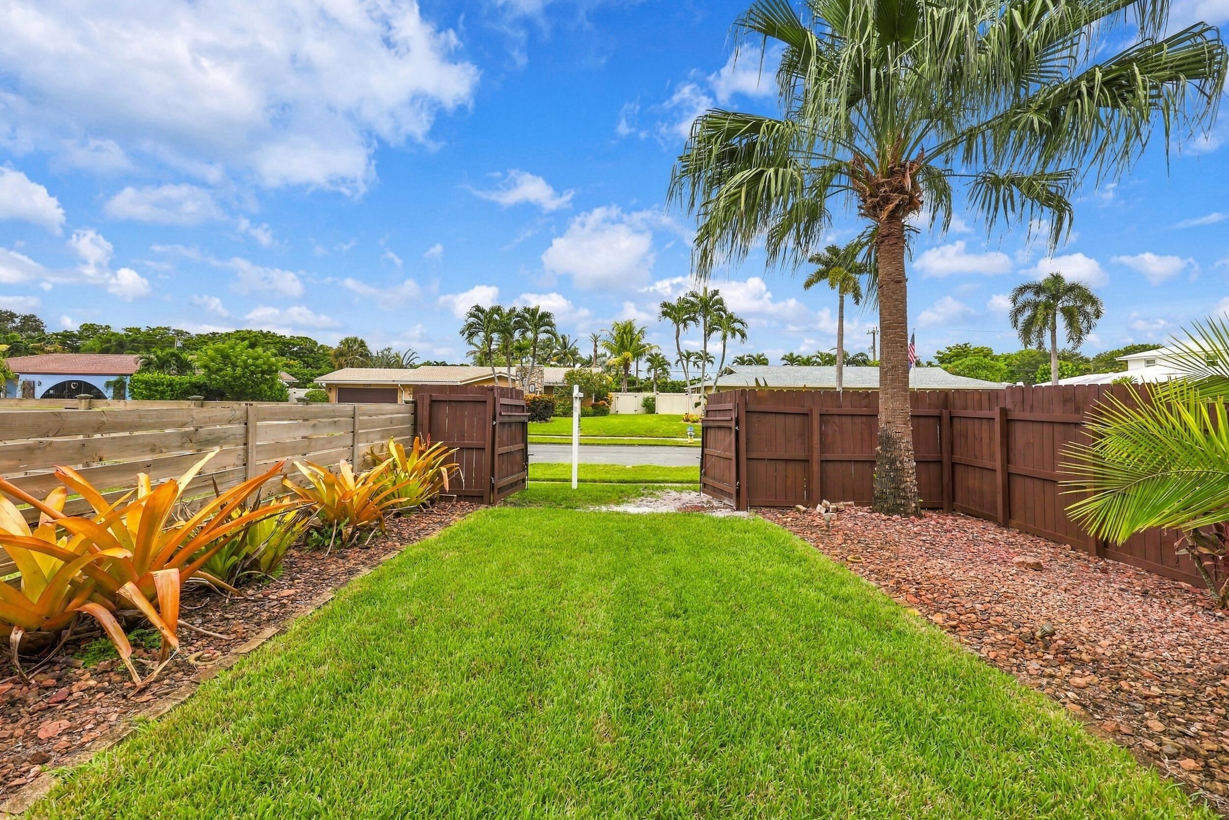 This space can be used for a variety of things and is fully accessible via the double gates. Some examples are:
- Boat or RV parking
- Guest house
- Pool house
- ADU
- Detached garage
- Golf simulator
- She shed