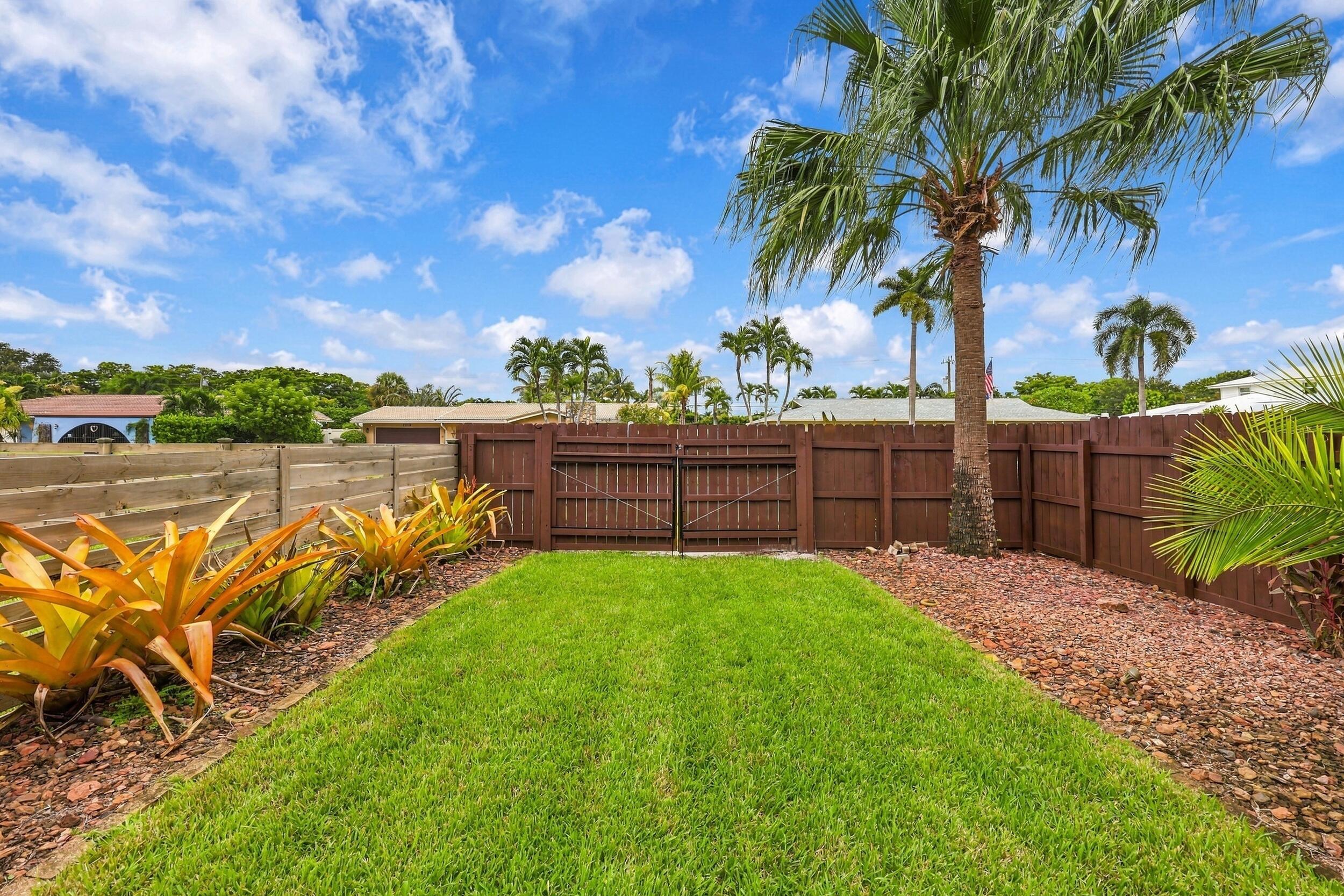 This space can be used for a variety of things and is fully accessible via the double gates. Some examples are:
- Boat or RV parking
- Guest house
- Pool house
- ADU
- Detached garage
- Golf simulator
- She shed