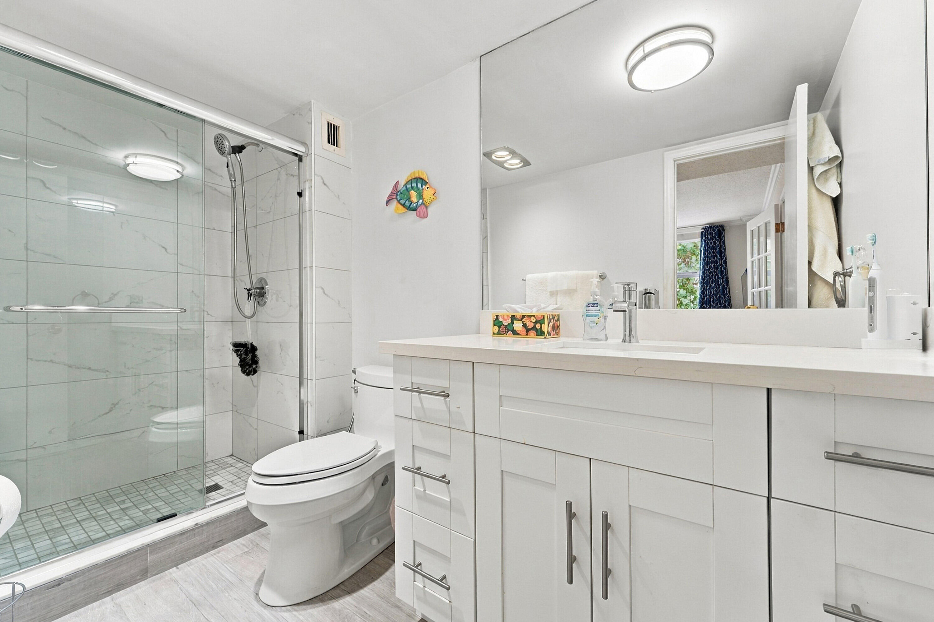 Spacious bathroom