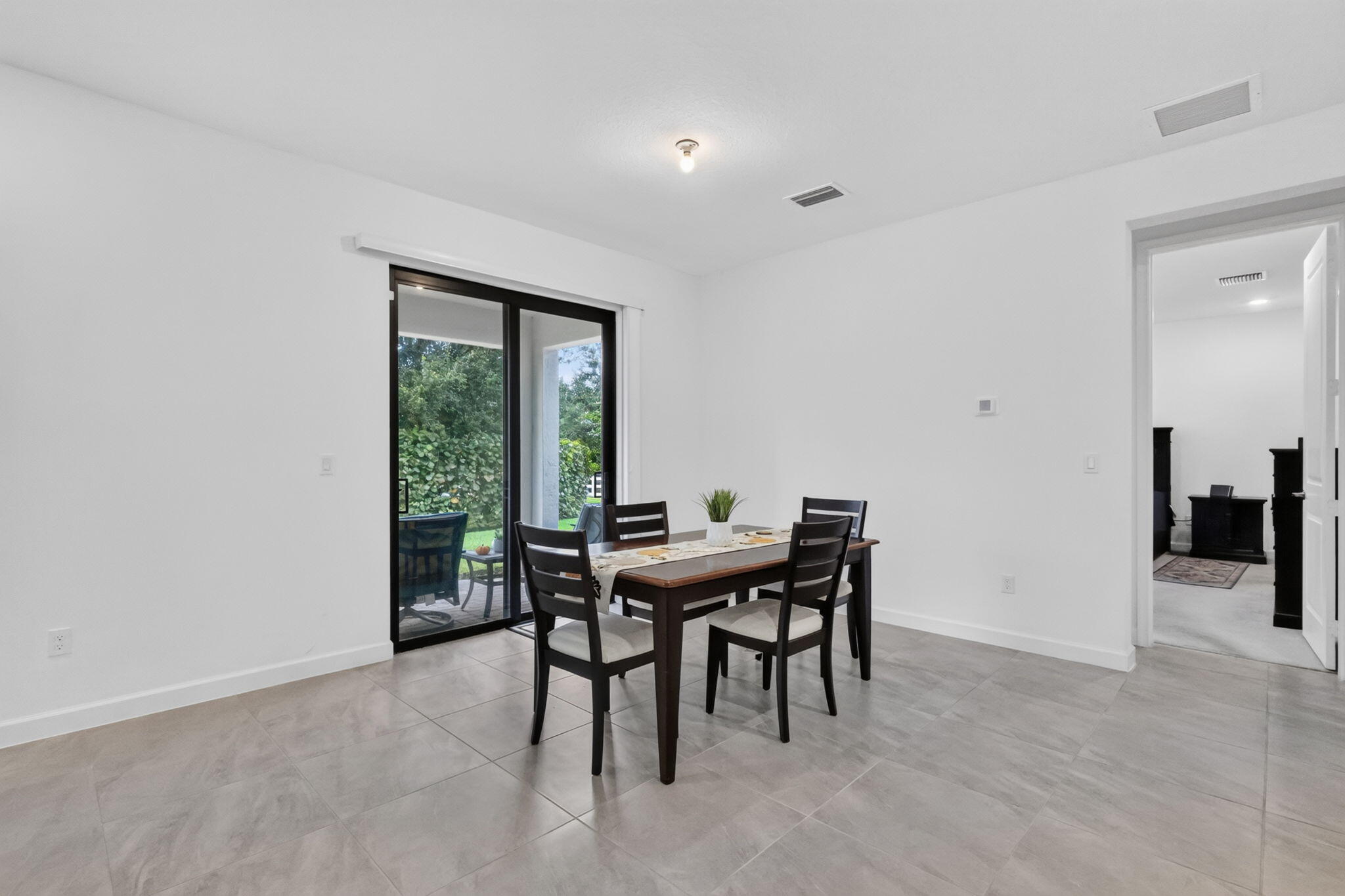 DINING ROOM 1