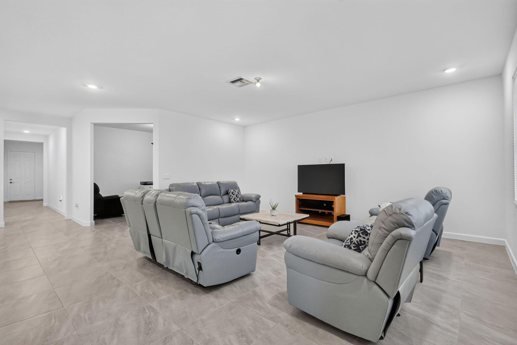 LIVING ROOM 2