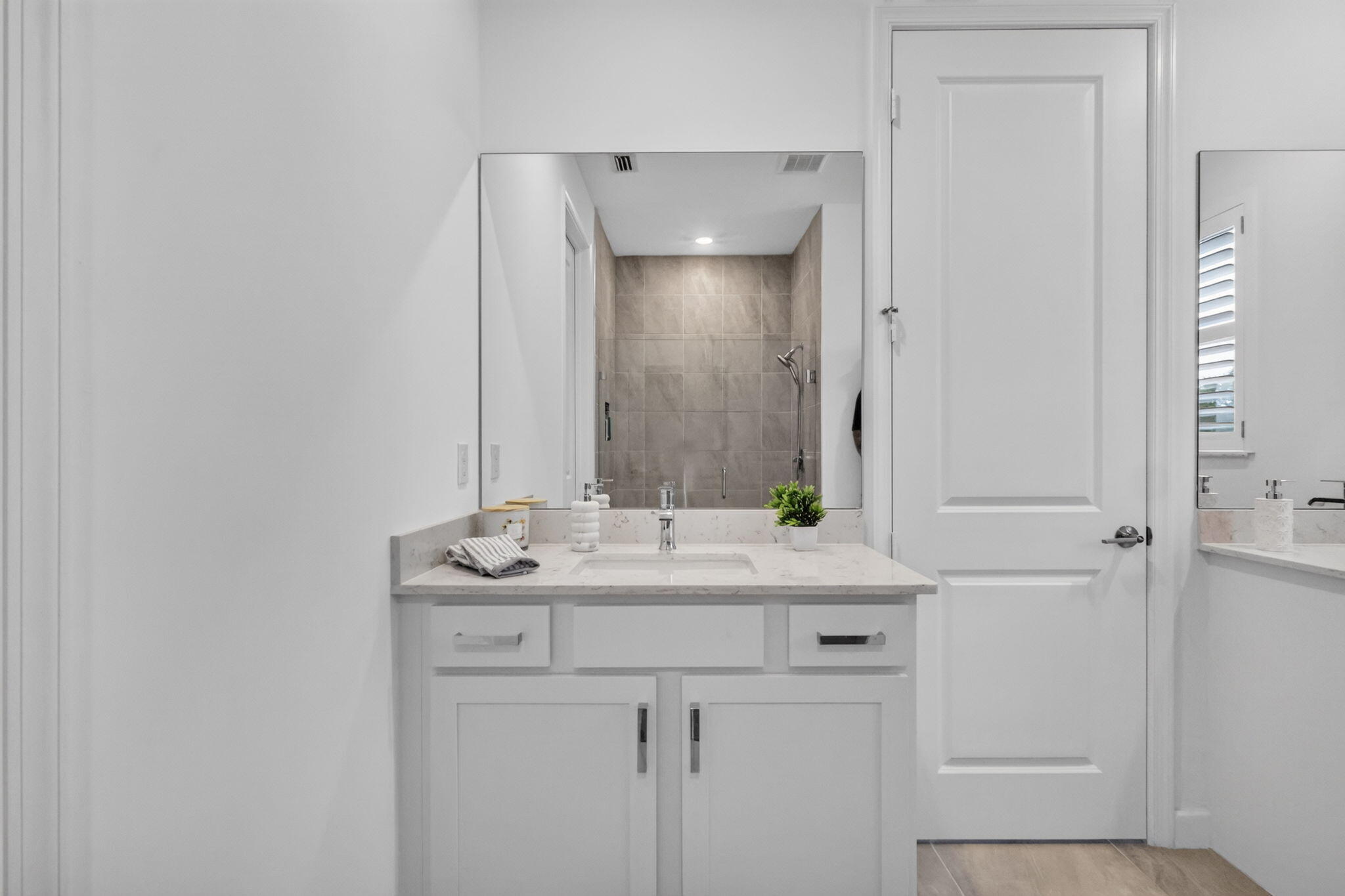 MASTER BATH 4