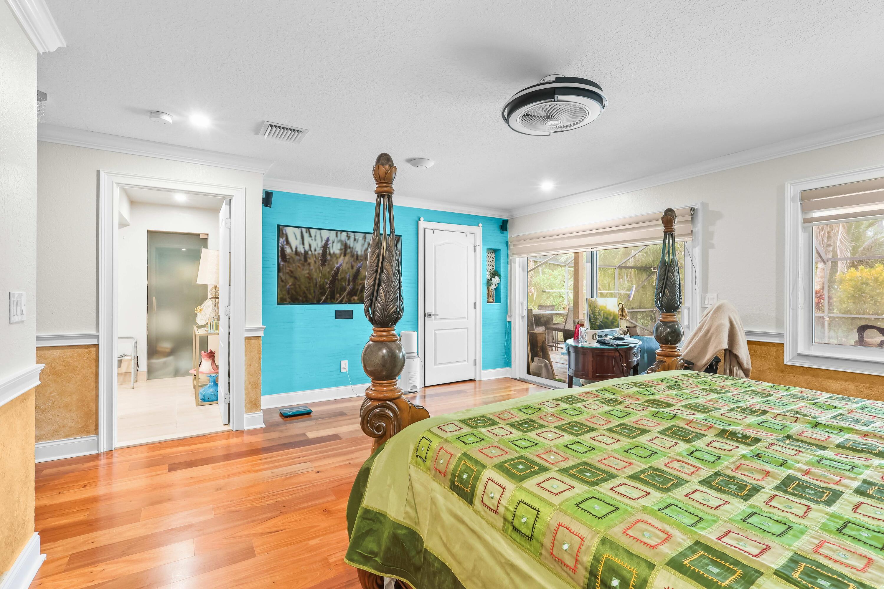 Master Bedroom(1)