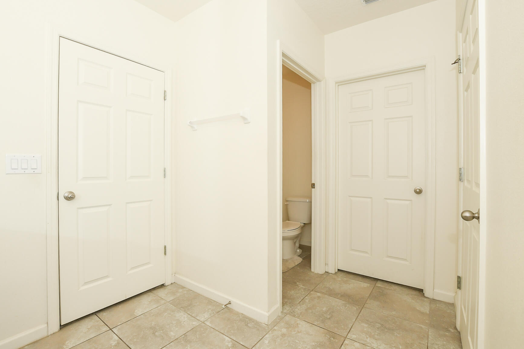 Hide away toilett