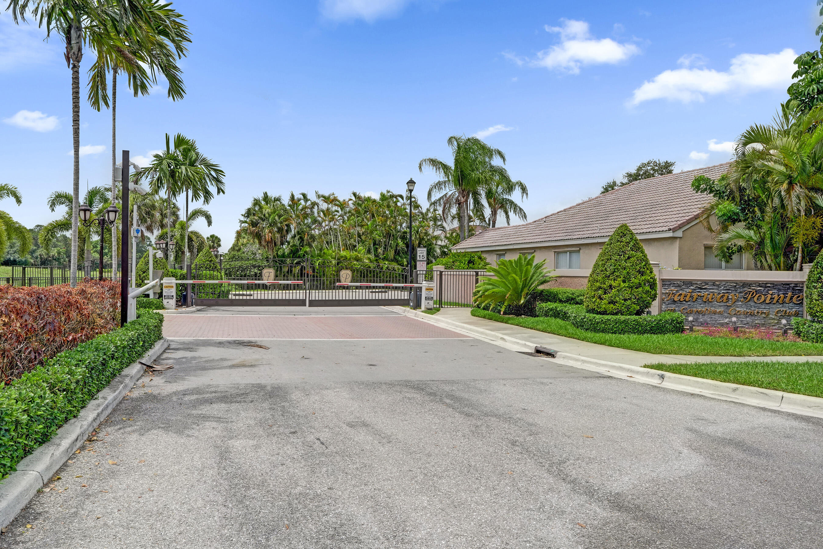 FAIRWAY POINTE