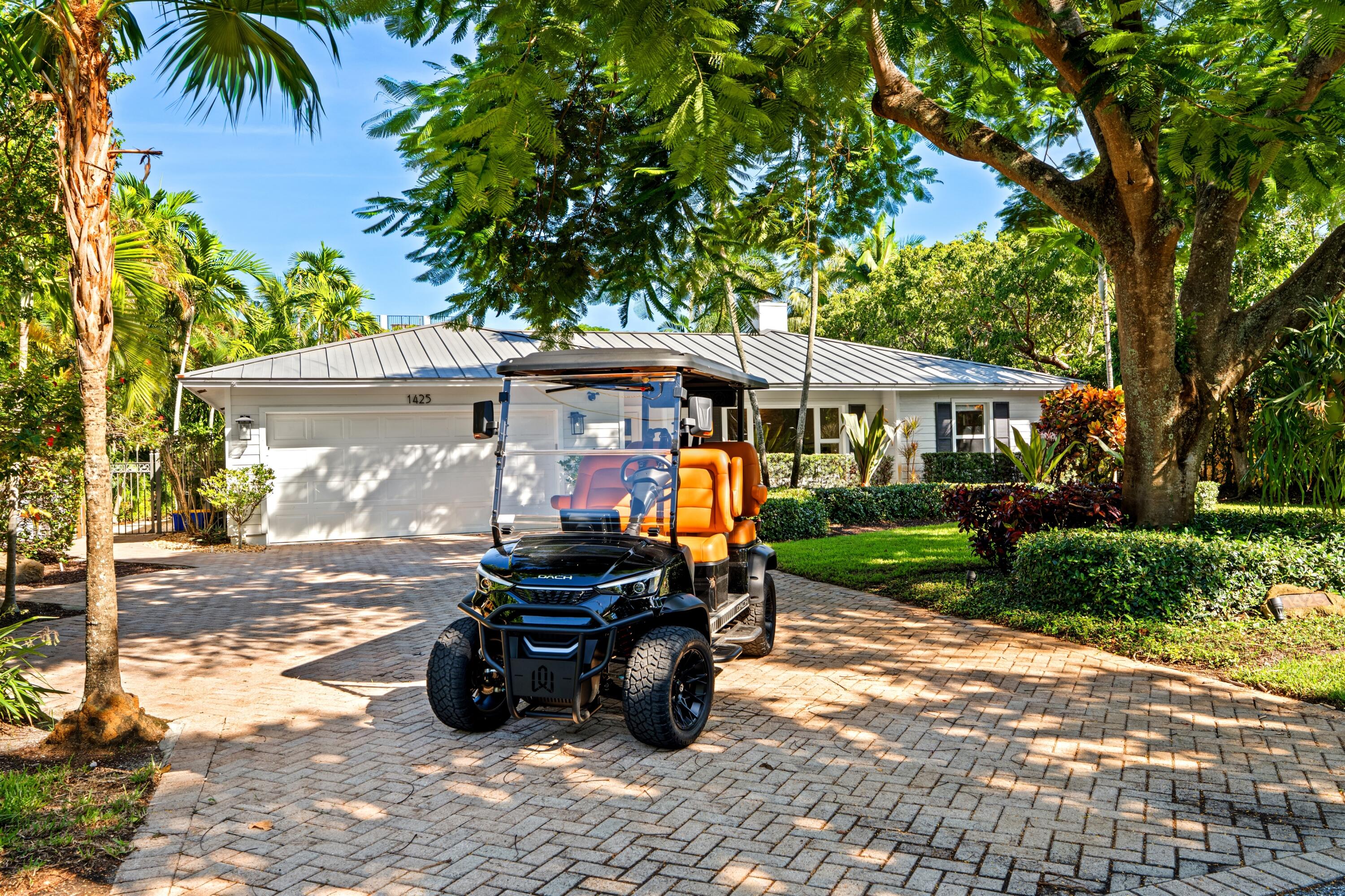FRONT_ANGLE_GOLF_CART