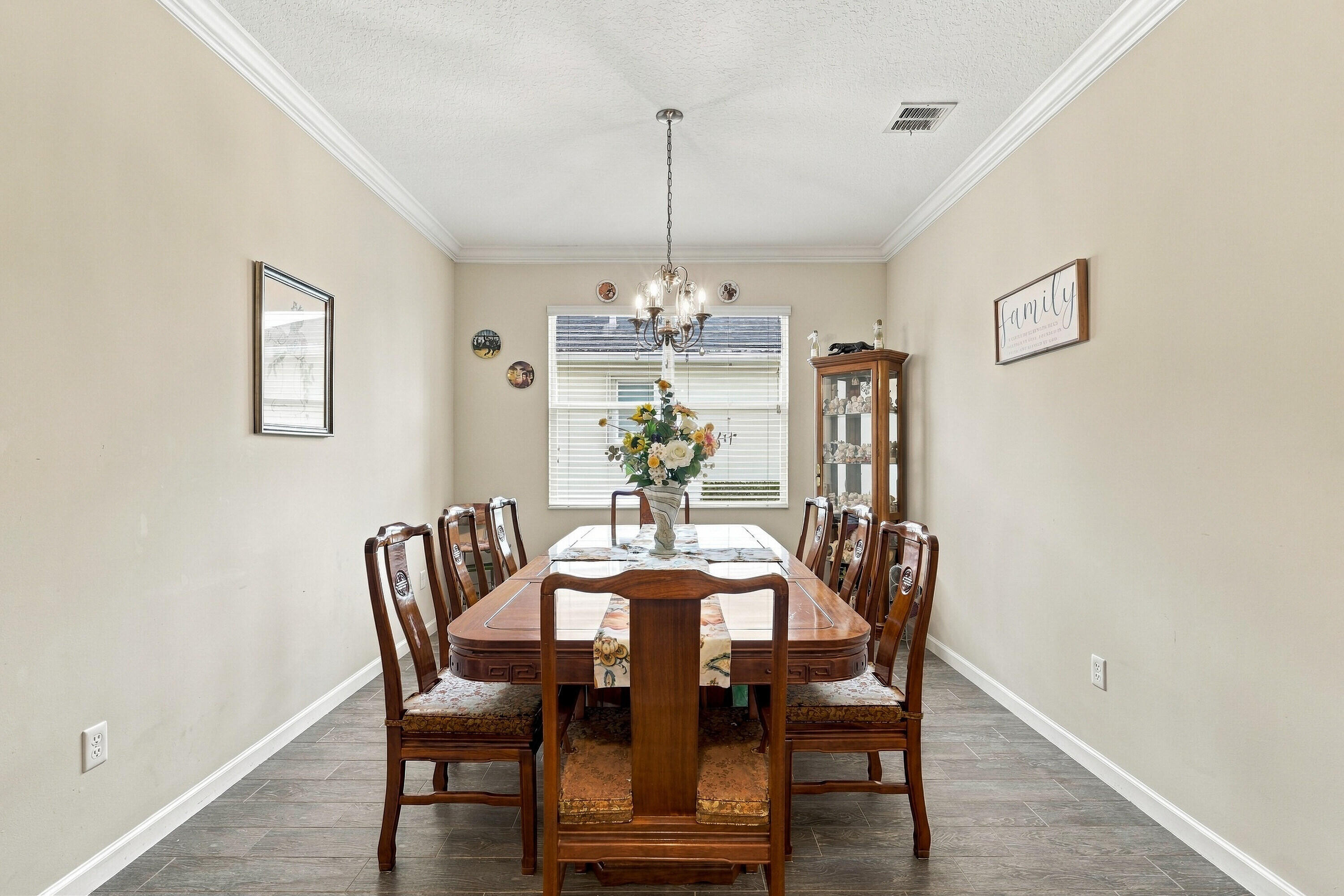 13_dining area