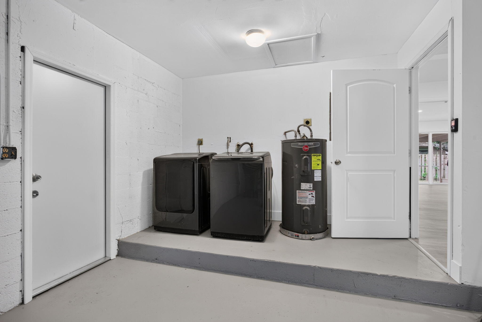 WASHER, DRYER & WATER HEATER