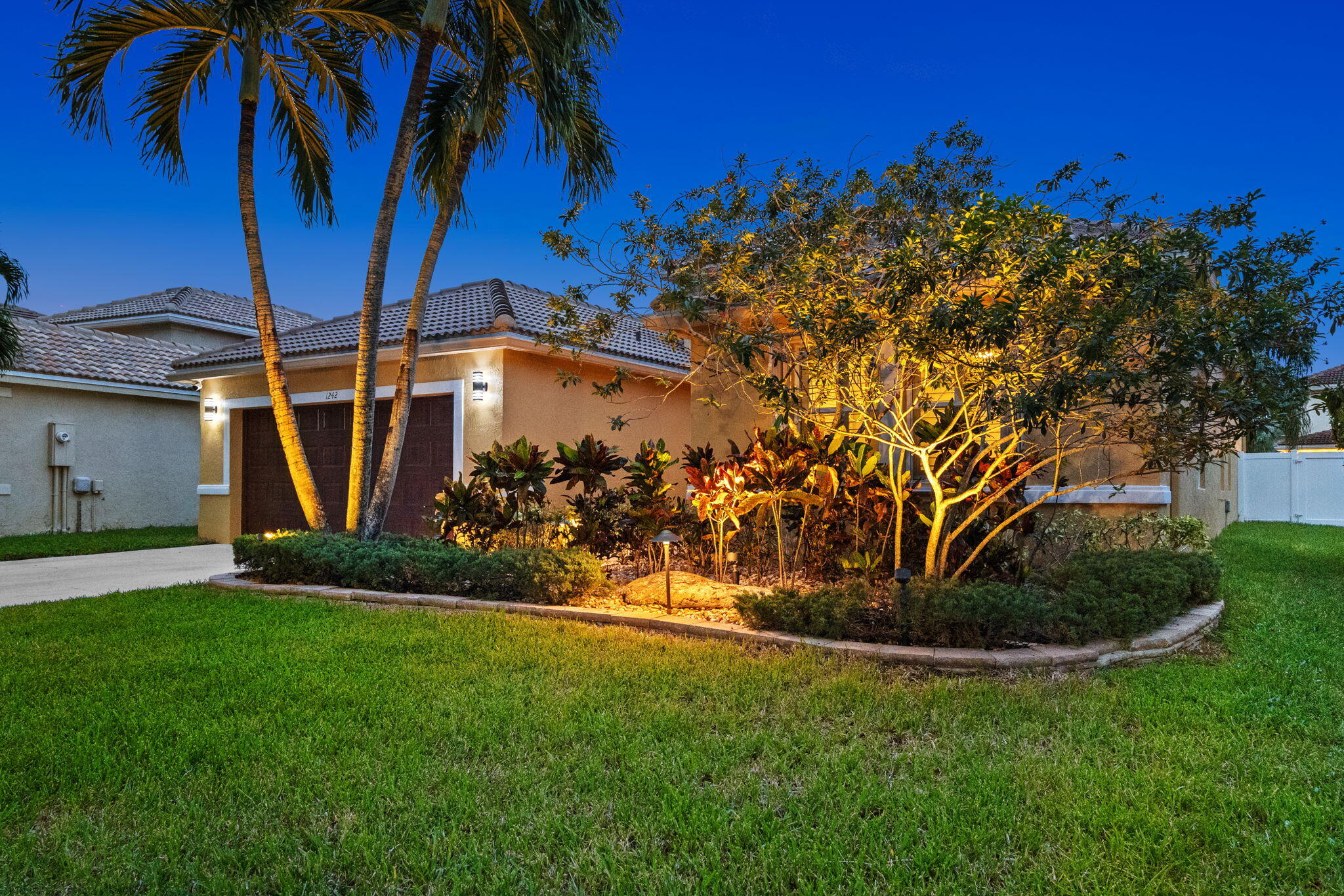 3-web-or-mls-1242-meadows-blvd