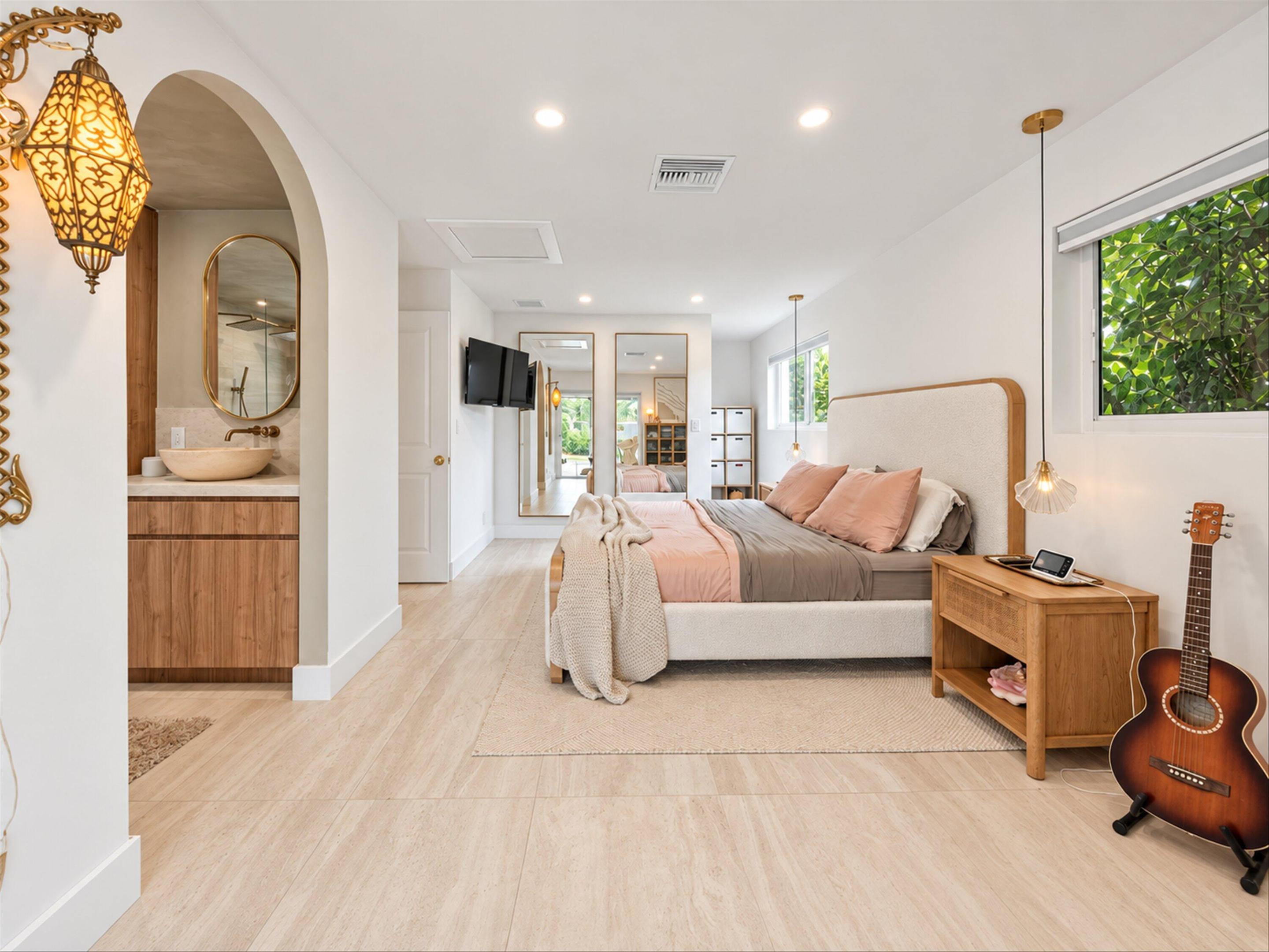 160 SE 9th Street, Pompano